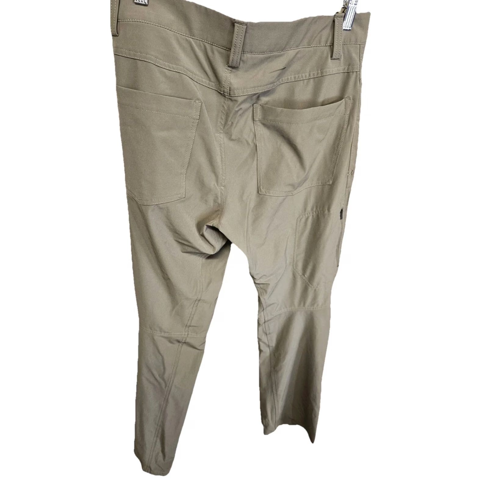 Under Armour Under Armour Men’s Tactical Performance Khaki Pants 32/32 Beige Solid Pants Mens 32/32 XS? Size US 32 / EU 48 - 4 Thumbnail