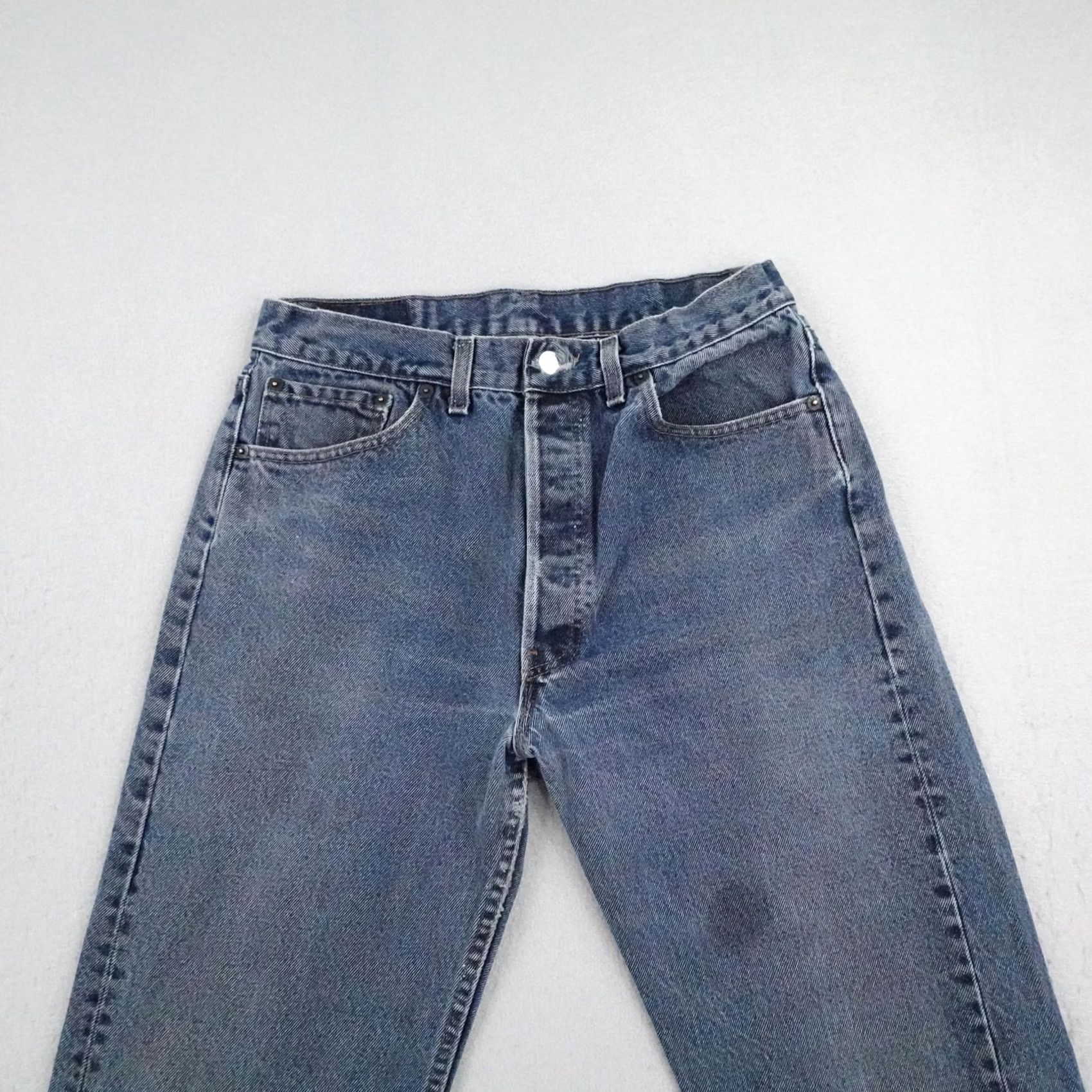 Levi's VINTAGE Levis Jeans Mens 33 Blue Denim 501 Button Fly Straight Leg 90s USA Size US 33 - 2 Thumbnail