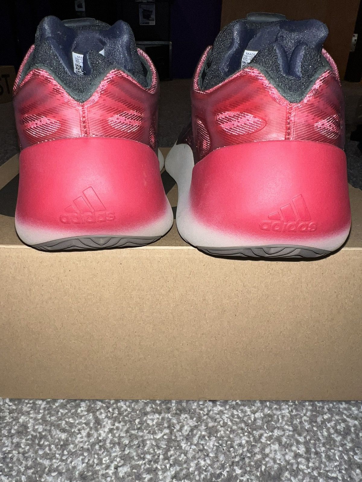 Adidas Adidas yeezy 700 v3 fade carbon Size US 11.5 / EU 44-45 - 4 Thumbnail