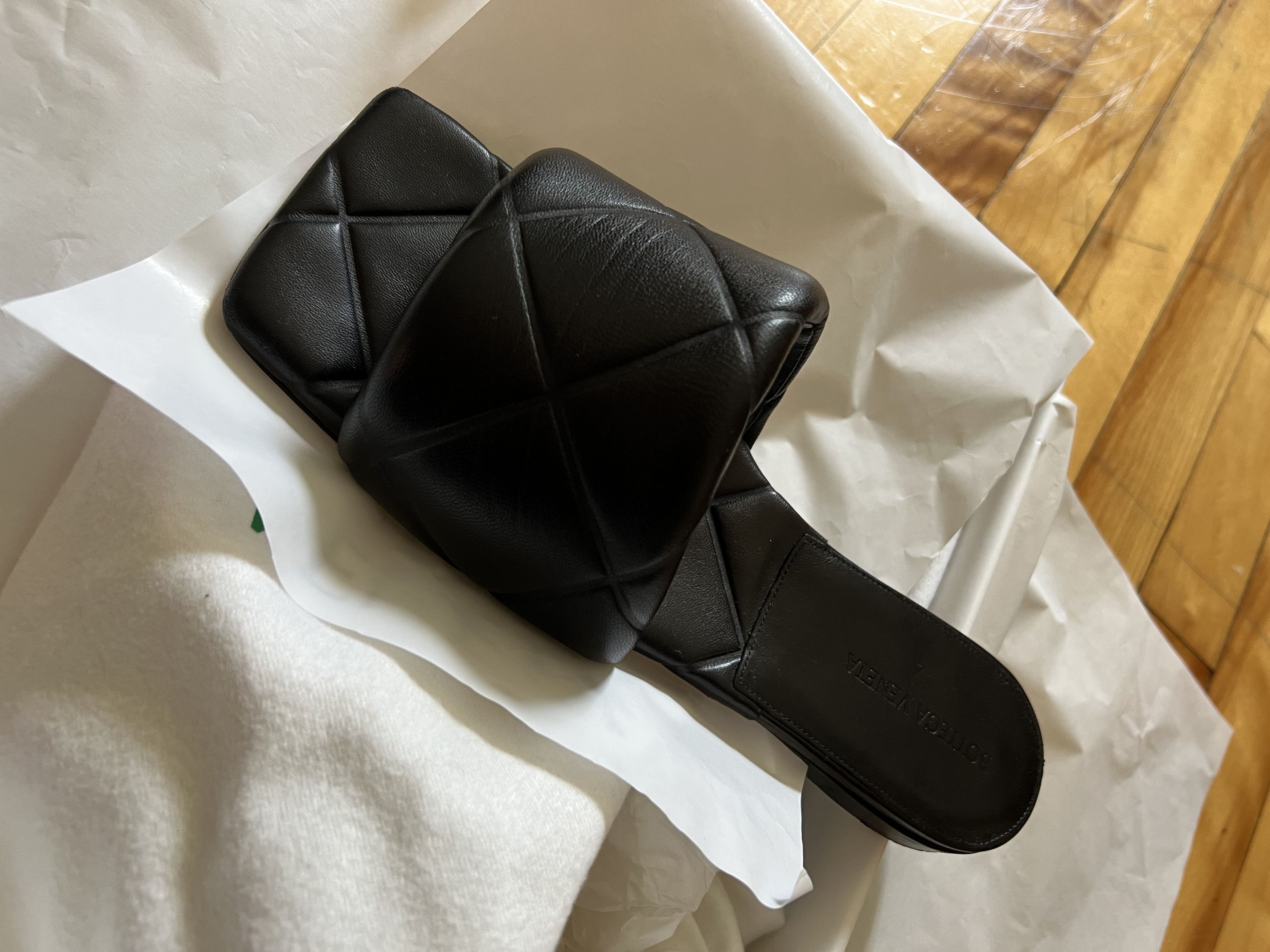 Bottega Veneta Bottega Veneta Black Padded Lido Flat Sandals Size US 10 / IT 40 - 3 Thumbnail