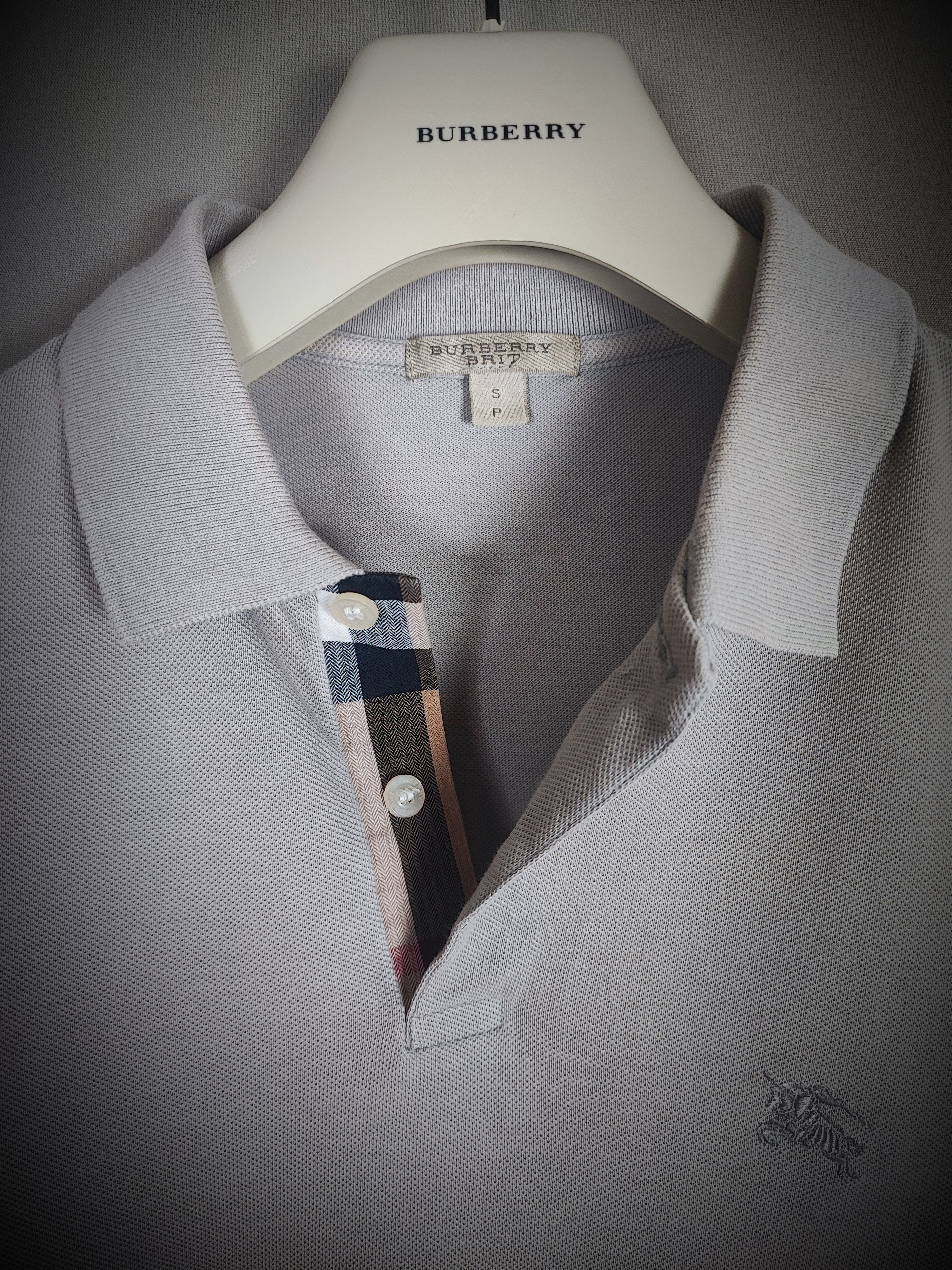 Burberry 🔥 Burberry Polo size S tan🔥 Size US S / EU 44-46 / 1 - 1 Thumbnail