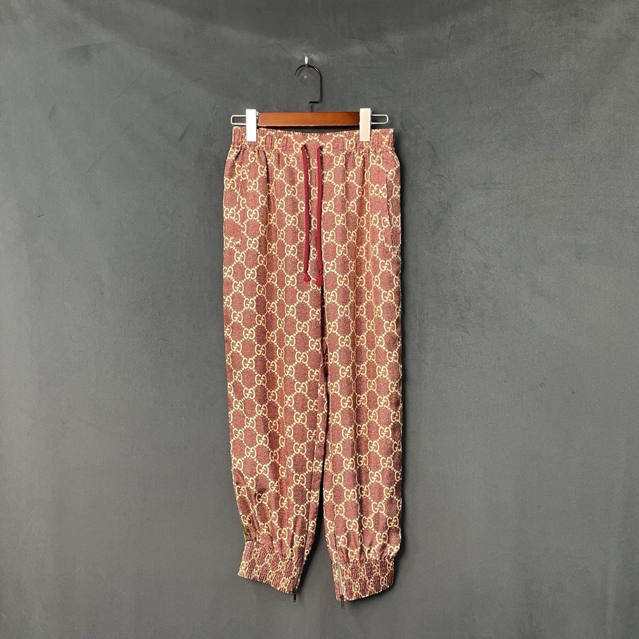Gucci Gucci Size XS Brown full-print mulberry silk trousers 2501- Size US 26 / EU 42 - 1 Thumbnail