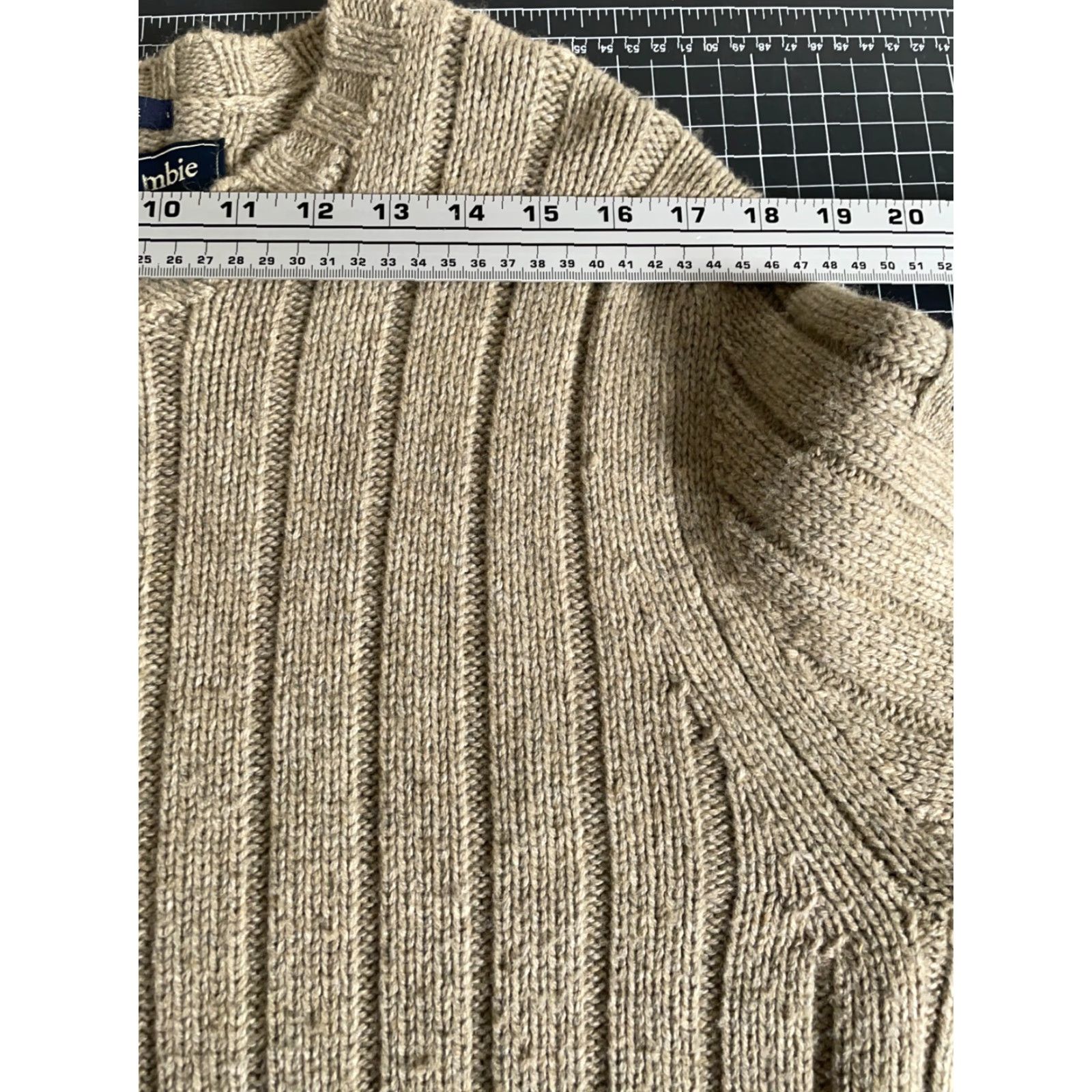 Abercrombie & Fitch Abercrombie & Fitch Lambs Wool Sweater Men's XL Beige Muscle Fit Slim V-Neck Mens Size US XL / EU 56 / 4 - 7 Thumbnail