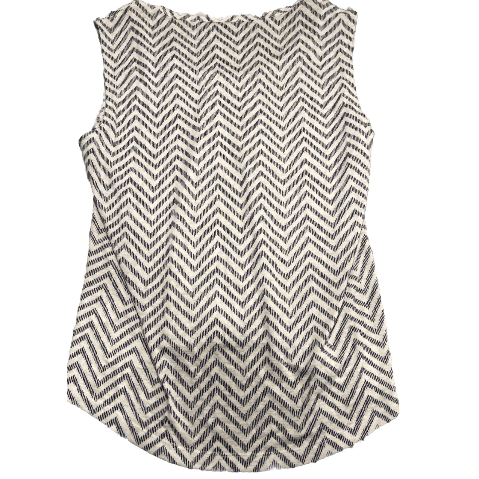 Athleta Athleta Tank Size S Blue White Chevron Print Arrowhead Breezy Womens Size S / US 4 / IT 40 - 6 Thumbnail