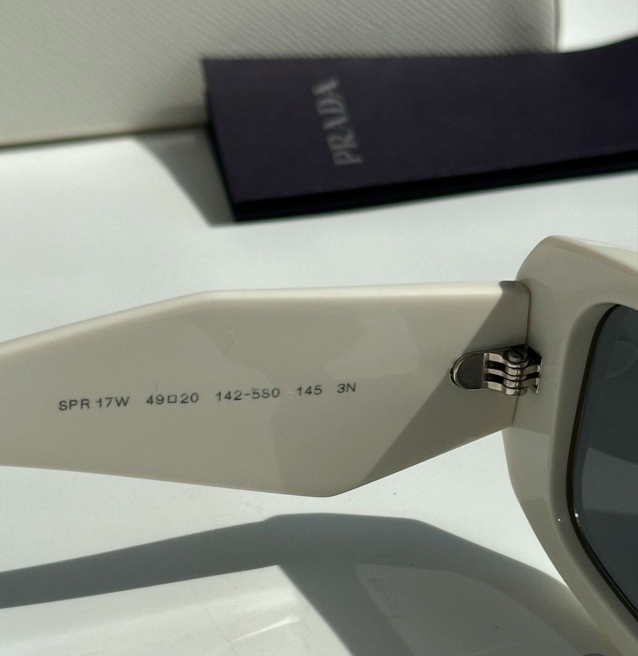Prada PRADA 2024 Runway Symbole White Sunglasses SPR17W rapper tag Size ONE SIZE - 11 Thumbnail