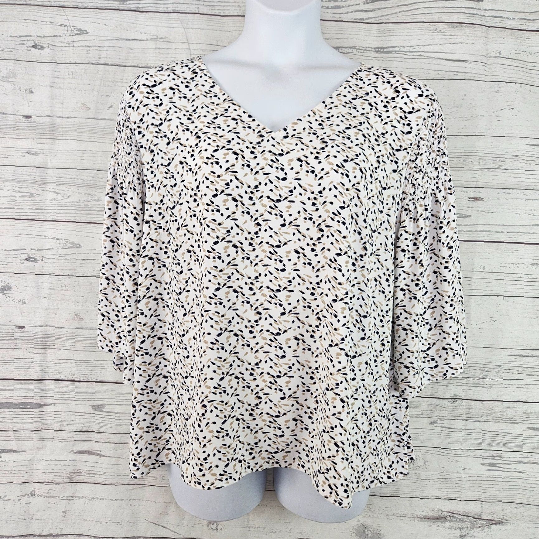 Vintage Chico's Womens Top Blouse 2XL White Tan 3/4 Sleeve V-Neck Shirt Womens 2XL Size XXL / US 16-18 / IT 52-54 - 2 Thumbnail