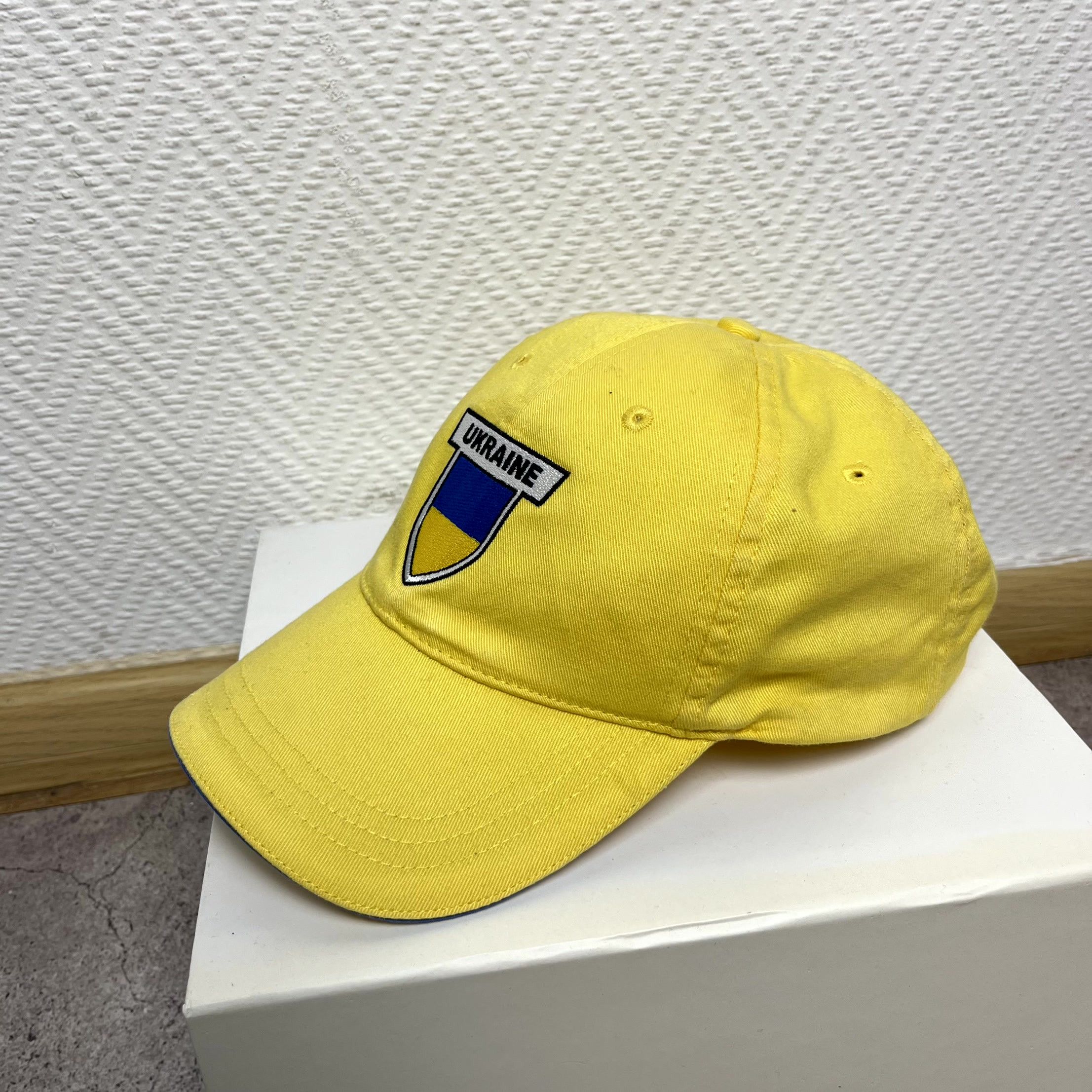 Vintage Fifa World Cup 2006 Ukraine Yellow Cap Snapback One Size Size ONE SIZE - 6 Thumbnail