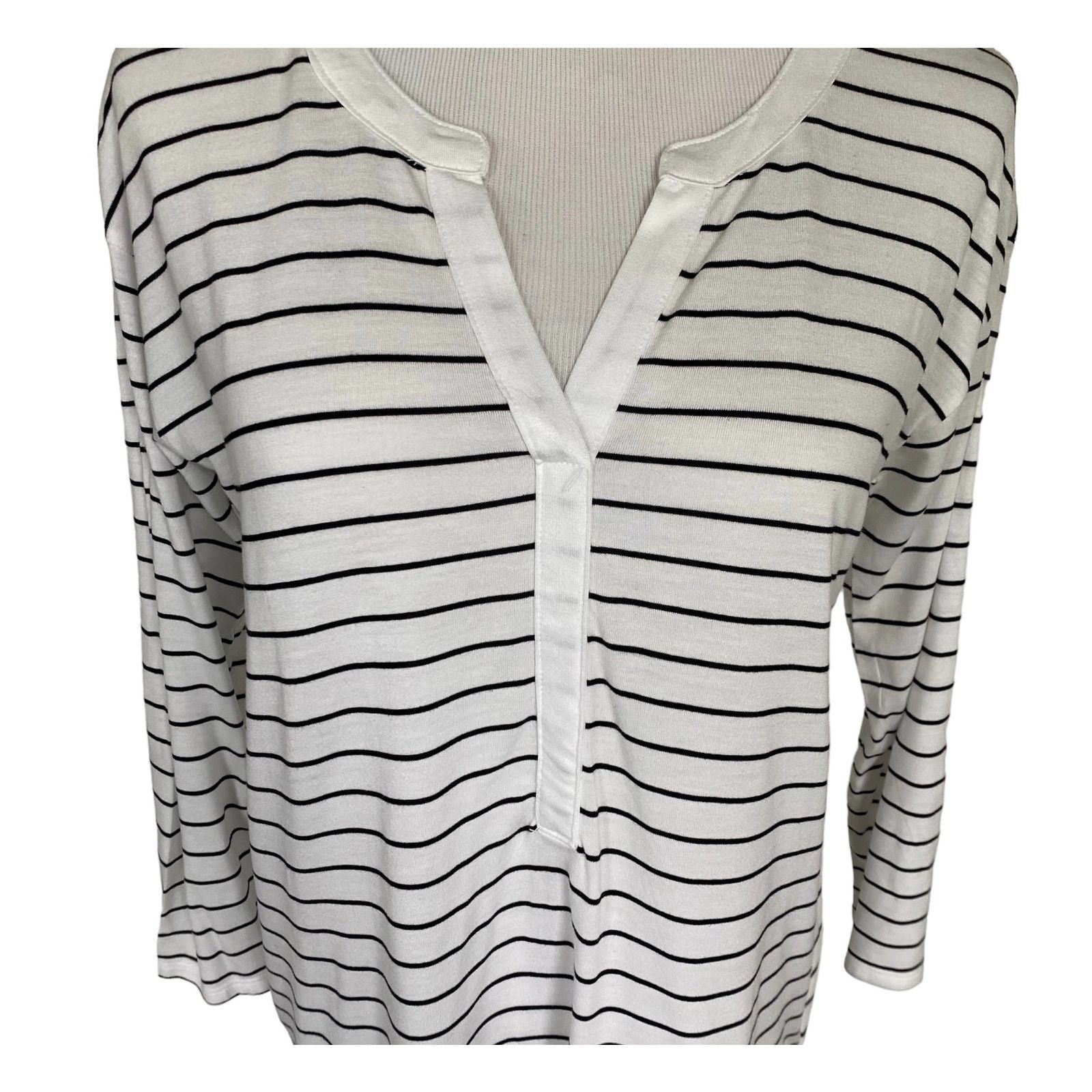 Old Navy NEW Old Navy S Long Sleeve V-Neck White Black Stripe Tunic Size S / US 4 / IT 40 - 2 Thumbnail