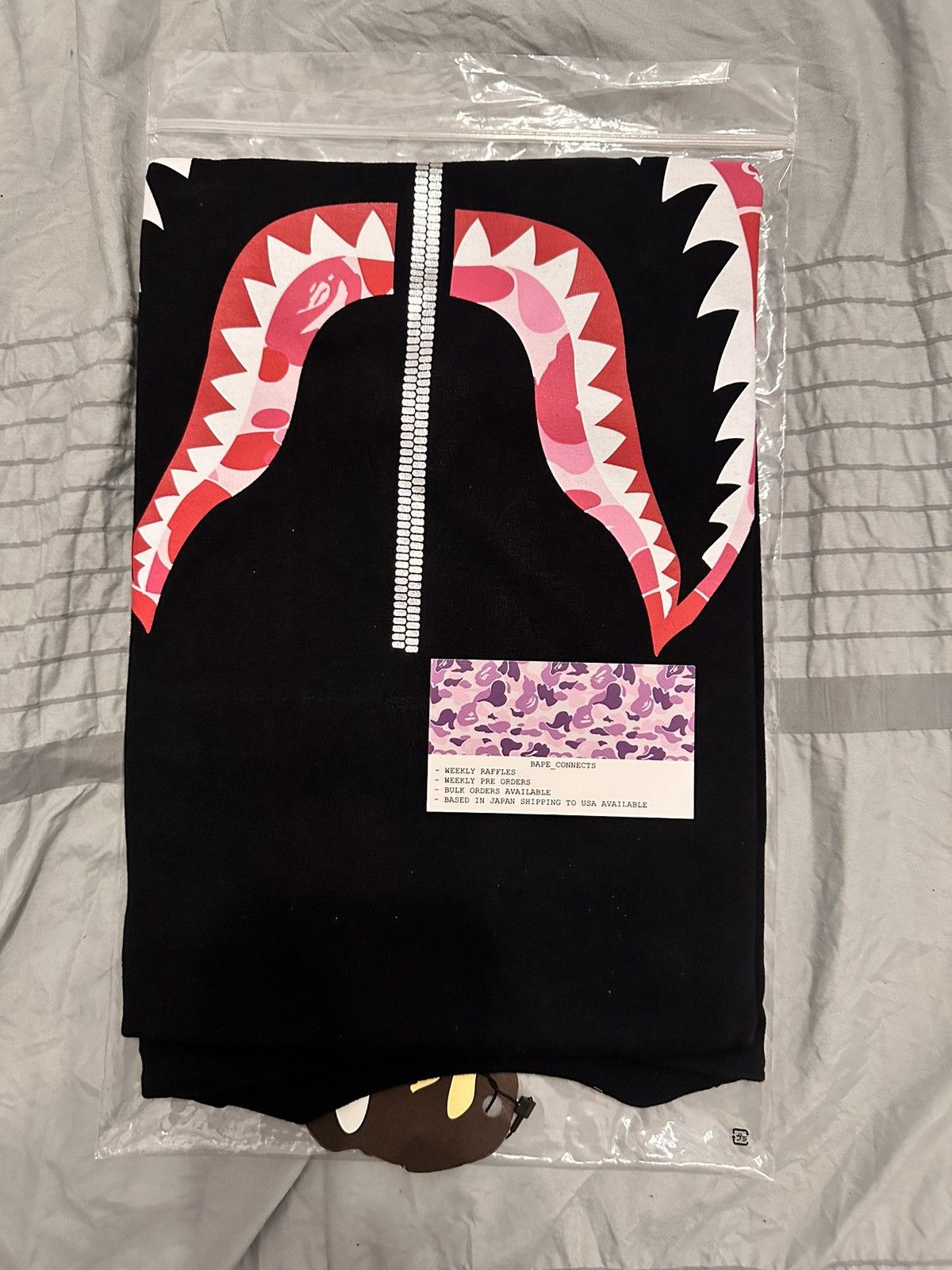 Bape ABC Camo Shark Tee Size US XL / EU 56 / 4 - 2 Thumbnail