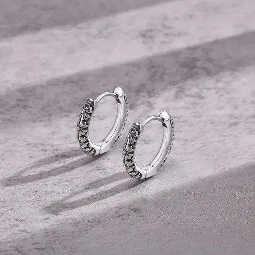 Designer × Jewelry Round Huggie Hoop Vintage Earrings Size ONE SIZE - 1 Thumbnail
