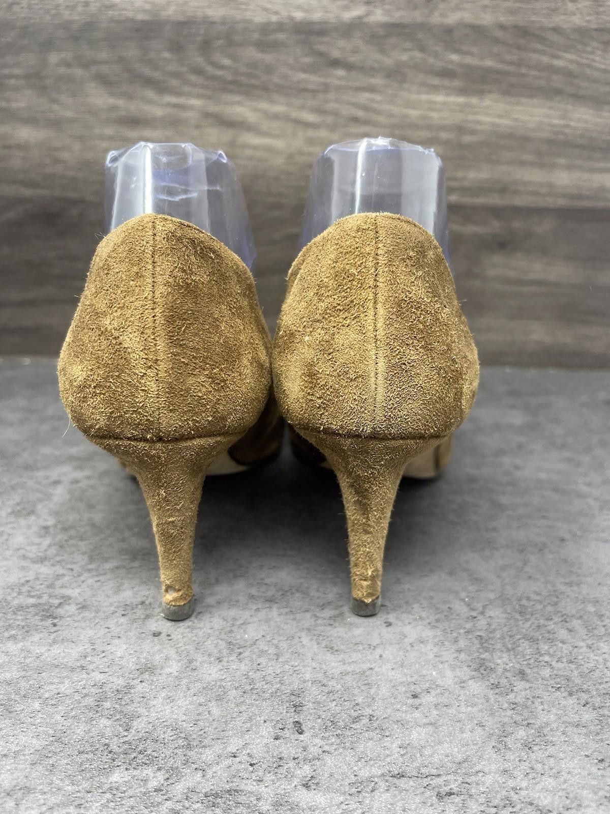 Manolo Blahnik Manolo Blahnik Heels Womens Size 8.5 (39.5) Brown Suede Size US 8.5 / IT 38.5 - 6 Thumbnail
