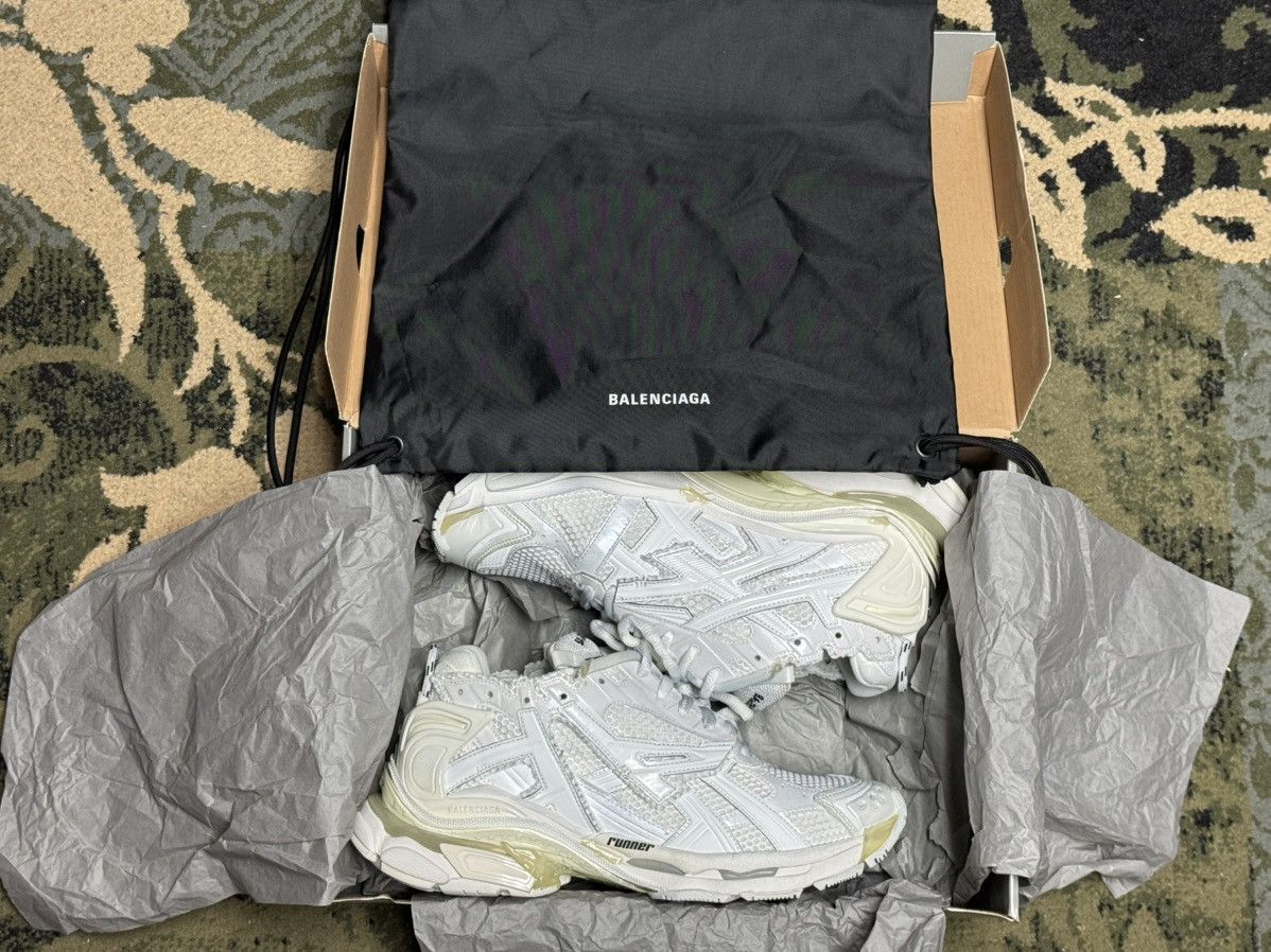 Balenciaga Balenciaga Runner Shoes White Size US 11 / EU 44 - 8 Thumbnail