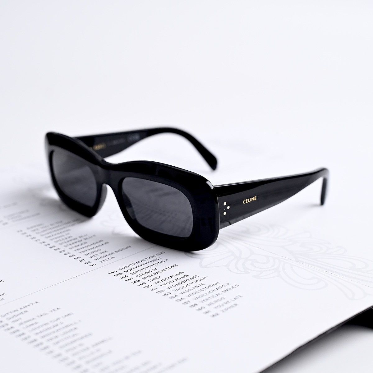 【送料&関税込】Celine Cl40294i01a Celine® CL40294I Rectangular Sunglasses - EuroOptica