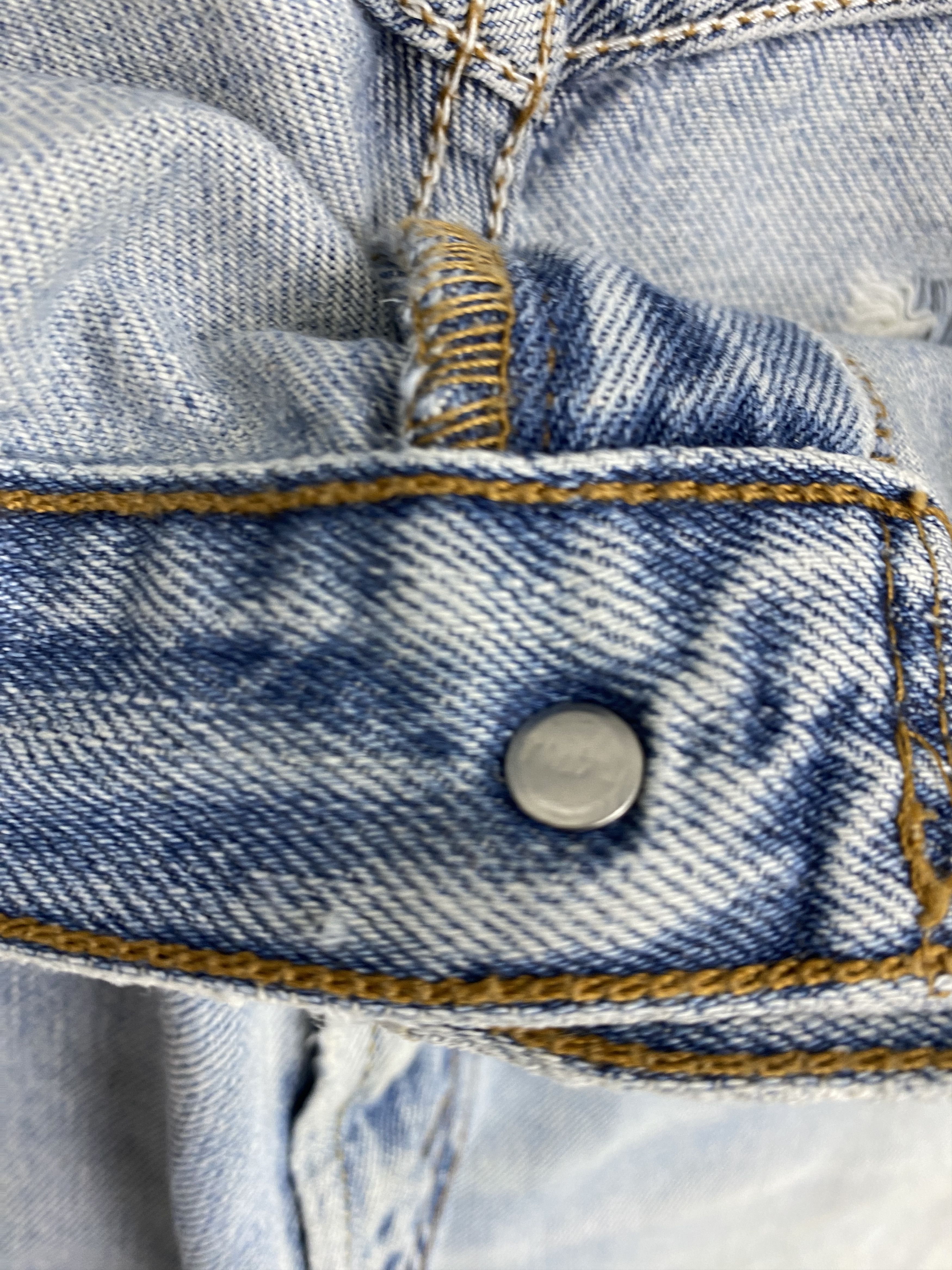 Levi's × Vintage Light Washed Vintage Levis 550 Distressed Jeans Size US 35 - 11 Thumbnail
