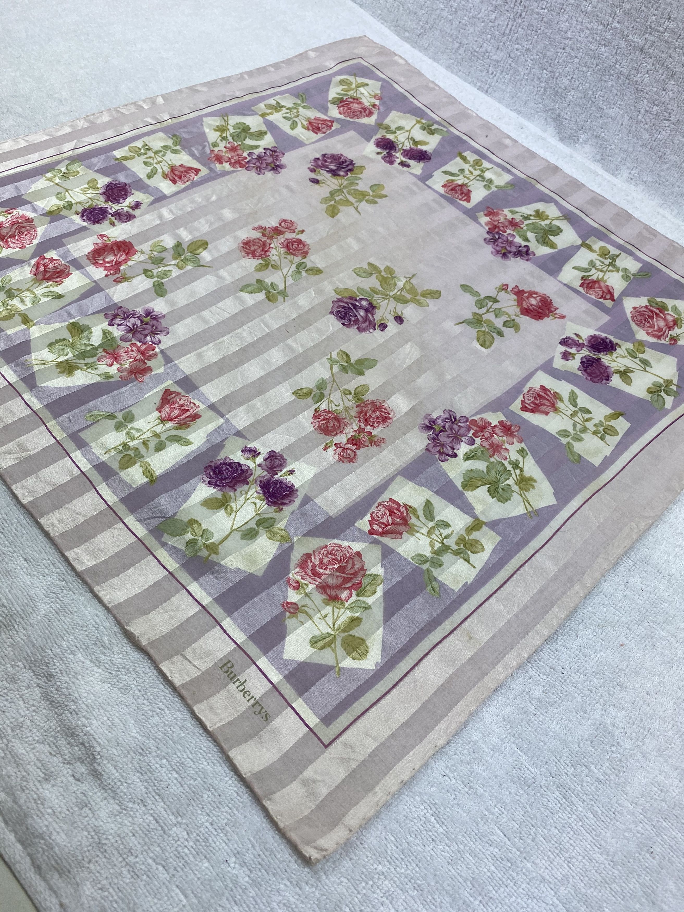 Burberry Burberrys Handkerchief / Bandana / Neckerchief Size ONE SIZE - 4 Thumbnail