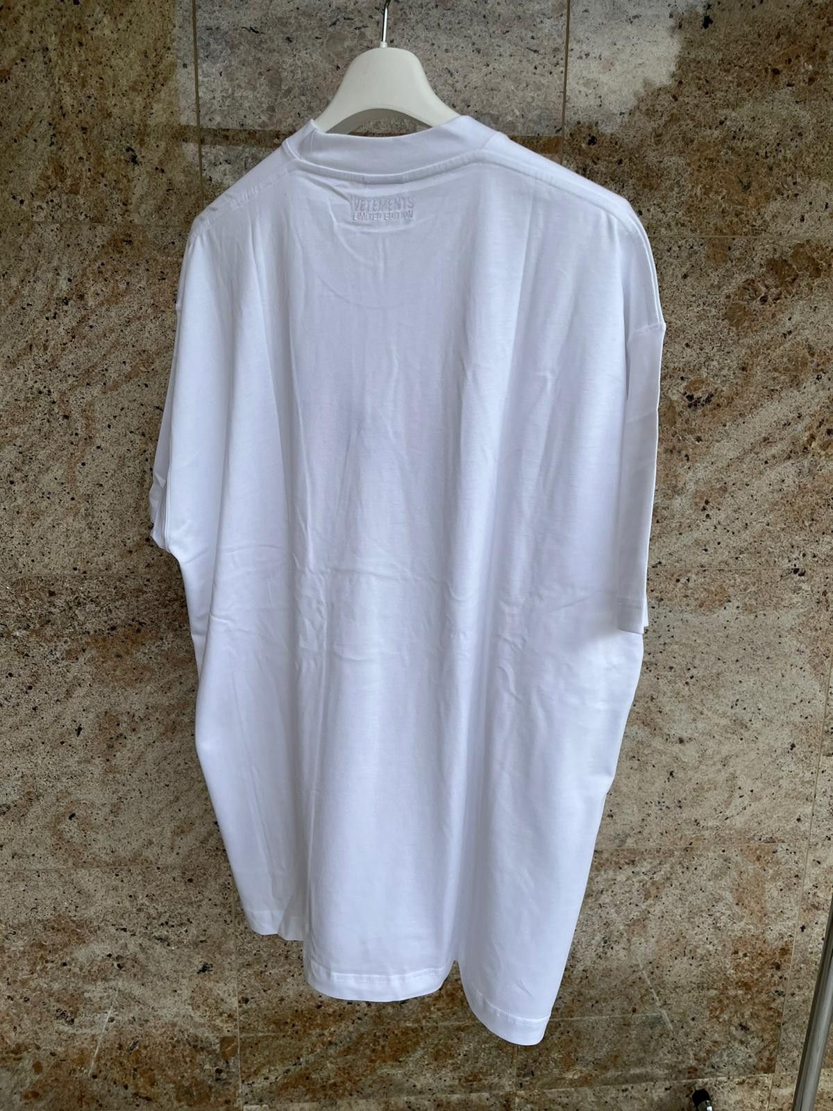 Vetements Sweet Logo T-Shirt SS in White Size US M / EU 48-50 / 2 - 11 Thumbnail