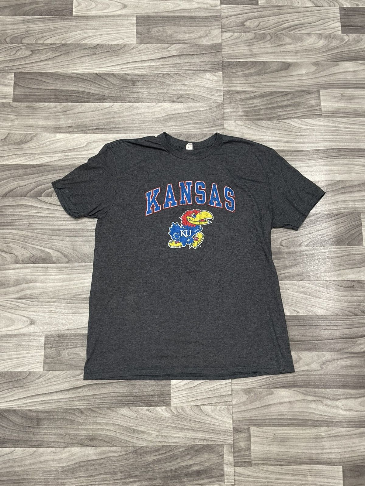 Anvil Anvil Made Kansas Jayhawks Arched Logo Tee XL Men’s Charcoal Size US XL / EU 56 / 4 - 1 Thumbnail