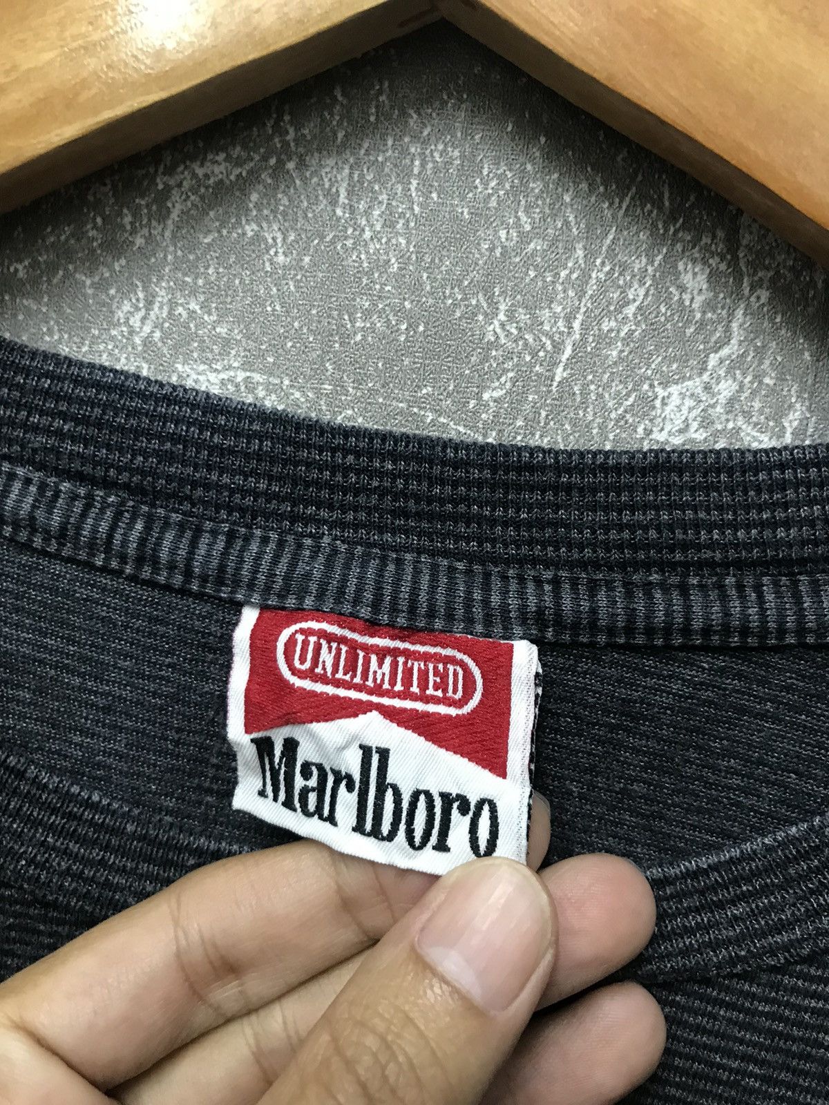 Marlboro × Marlboro Adventure Team × Vintage Vintage90s Marlboro Striped Single Stitch T-shirt Size US XL / EU 56 / 4 - 2 Thumbnail