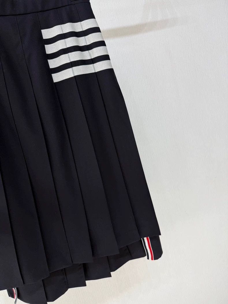 Thom Browne Thom Browne A hundred-ply wool skirt Size 26" / US 2 / IT 38 - 3 Thumbnail