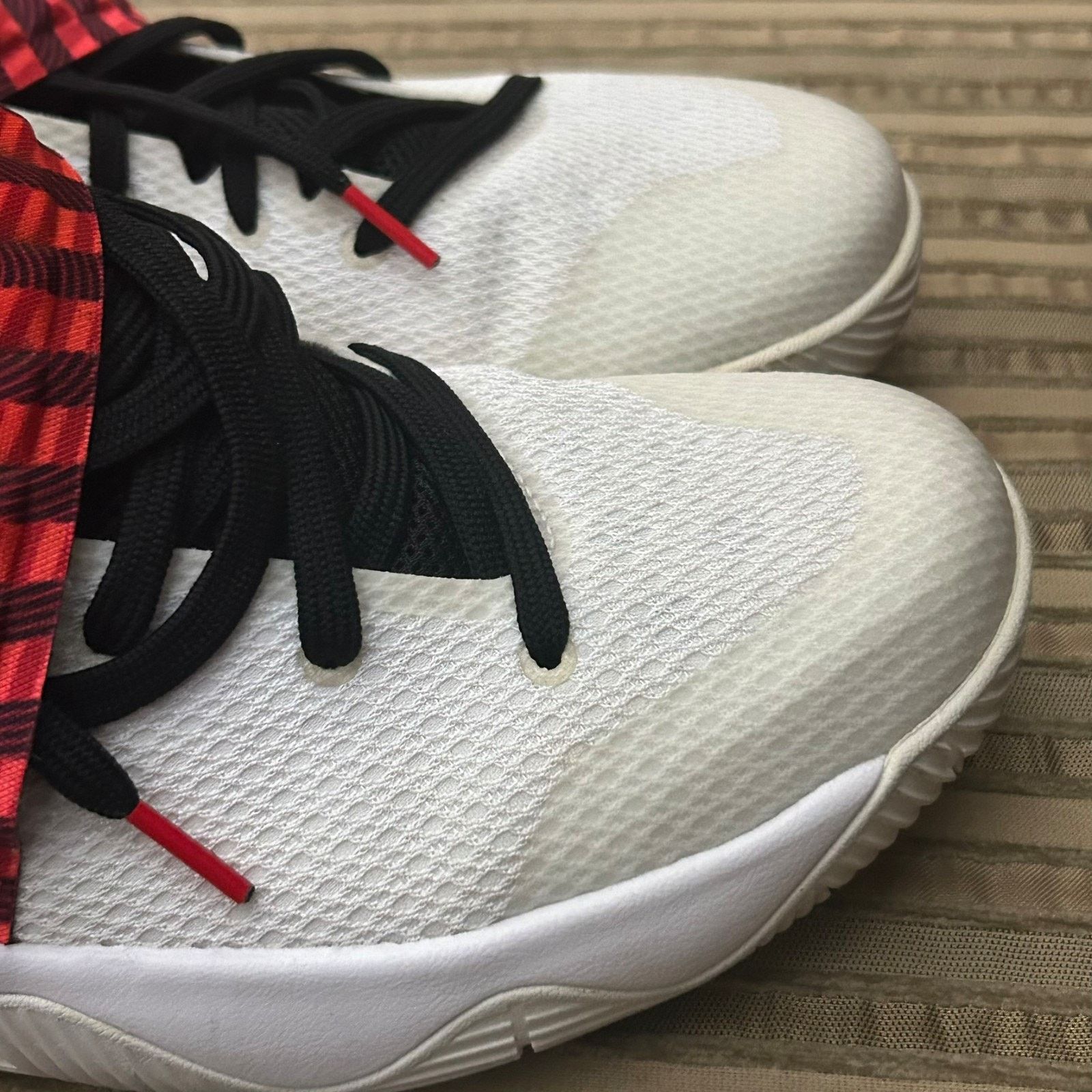 Nike Nike Kyrie 2 LMTD Basketball Shoes Mens 12 Red 838639-990 Size US 12 / EU 45 - 8 Thumbnail