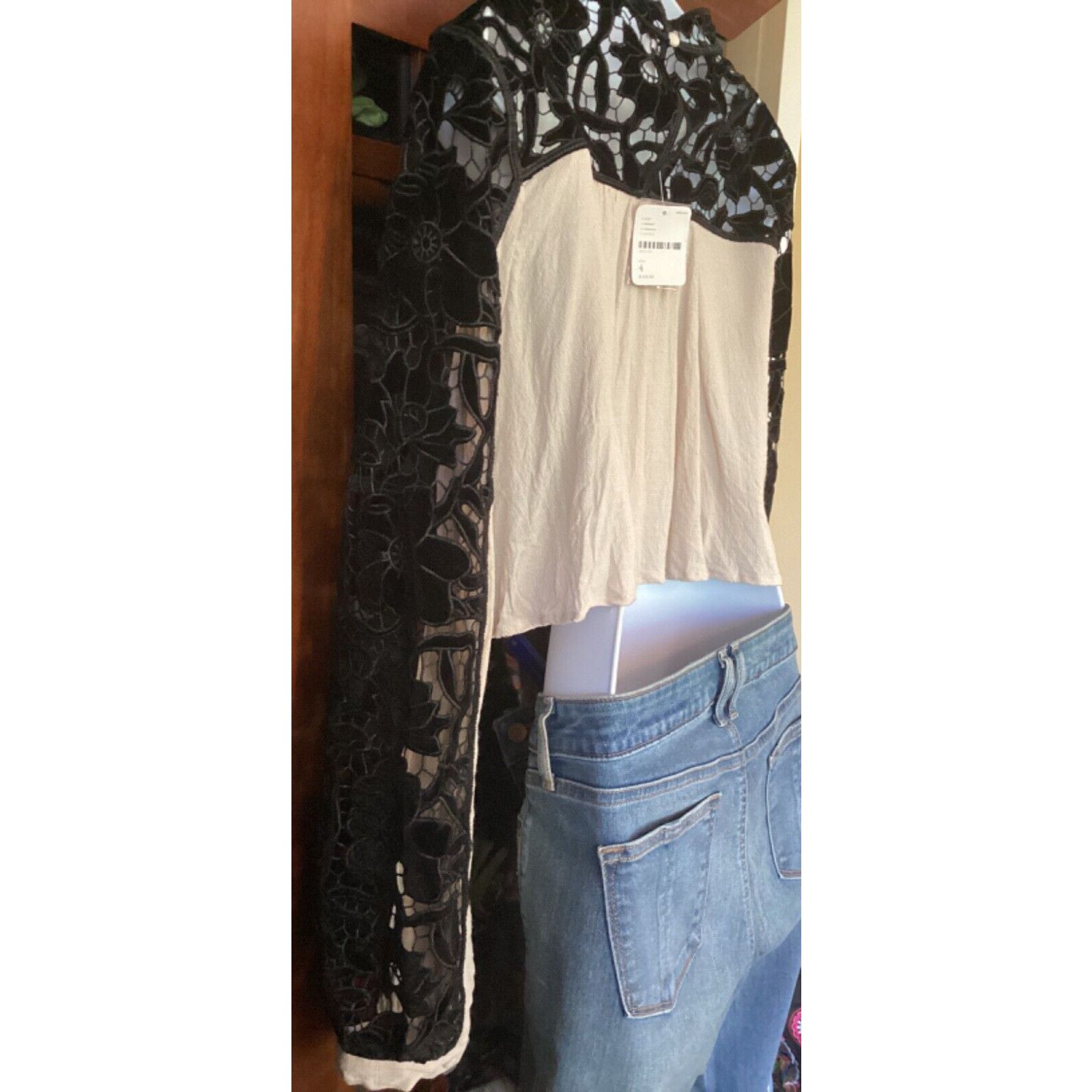 Free People FREE PEOPLE BLACK VELVET FLORAL LACE & LINEN CROP TOP SZ 4 Size S / US 4 / IT 40 - 5 Thumbnail