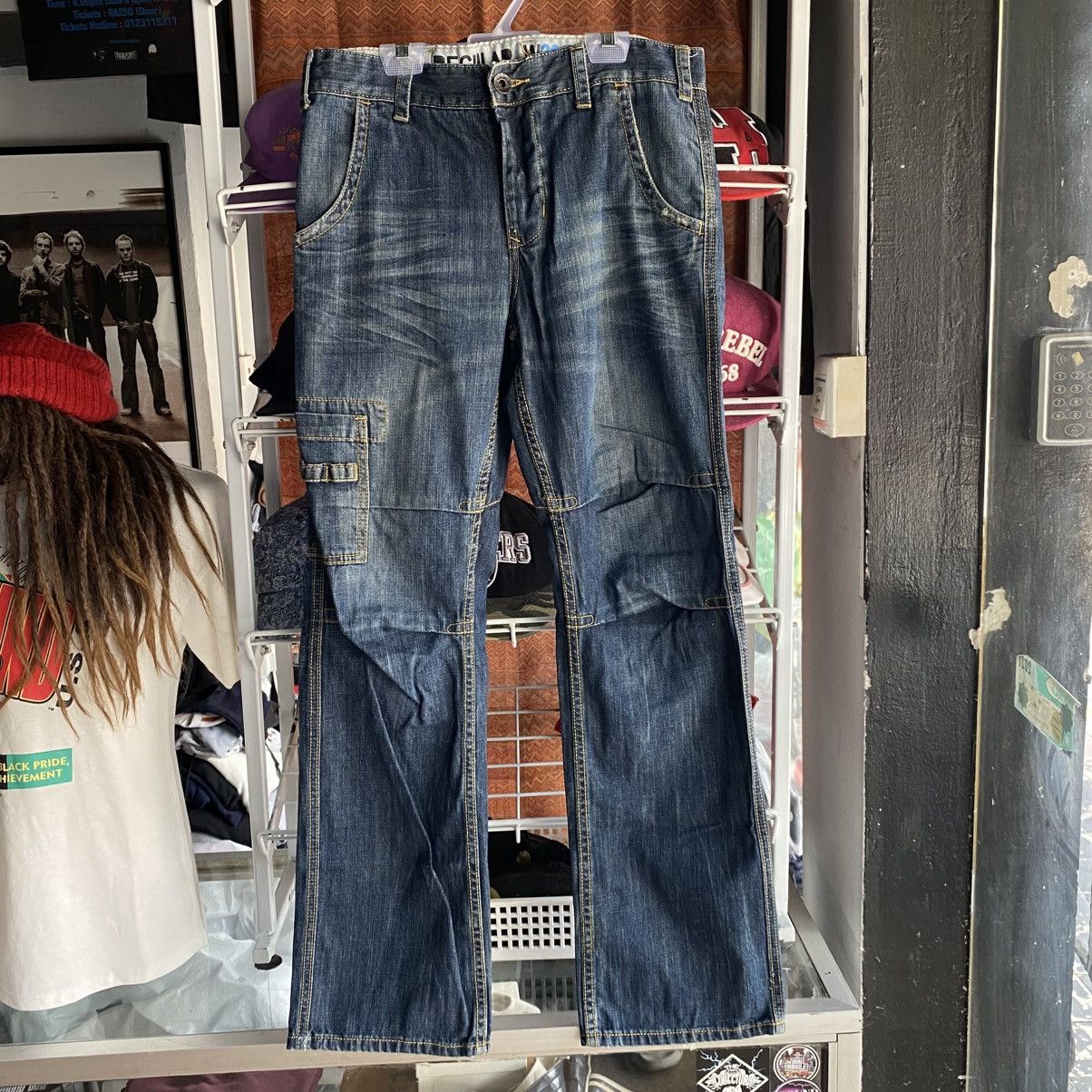 FCUK Vintage FCUK LOOSE CARPENTER Distressed Denim JEANS Size US 32 / EU 48 - 1 Thumbnail