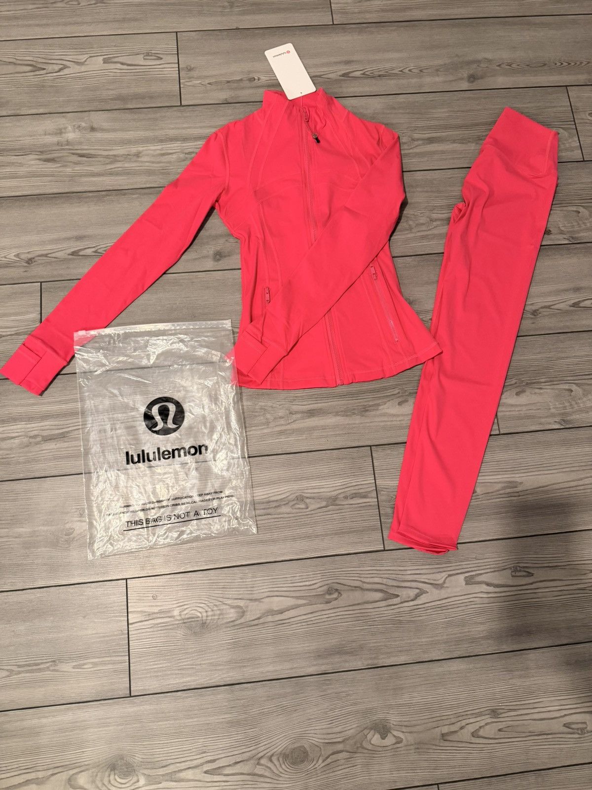 Lululemon Brand New pink Lululemon set Size 4 Size M / US 6-8 / IT 42-44 - 1 Thumbnail