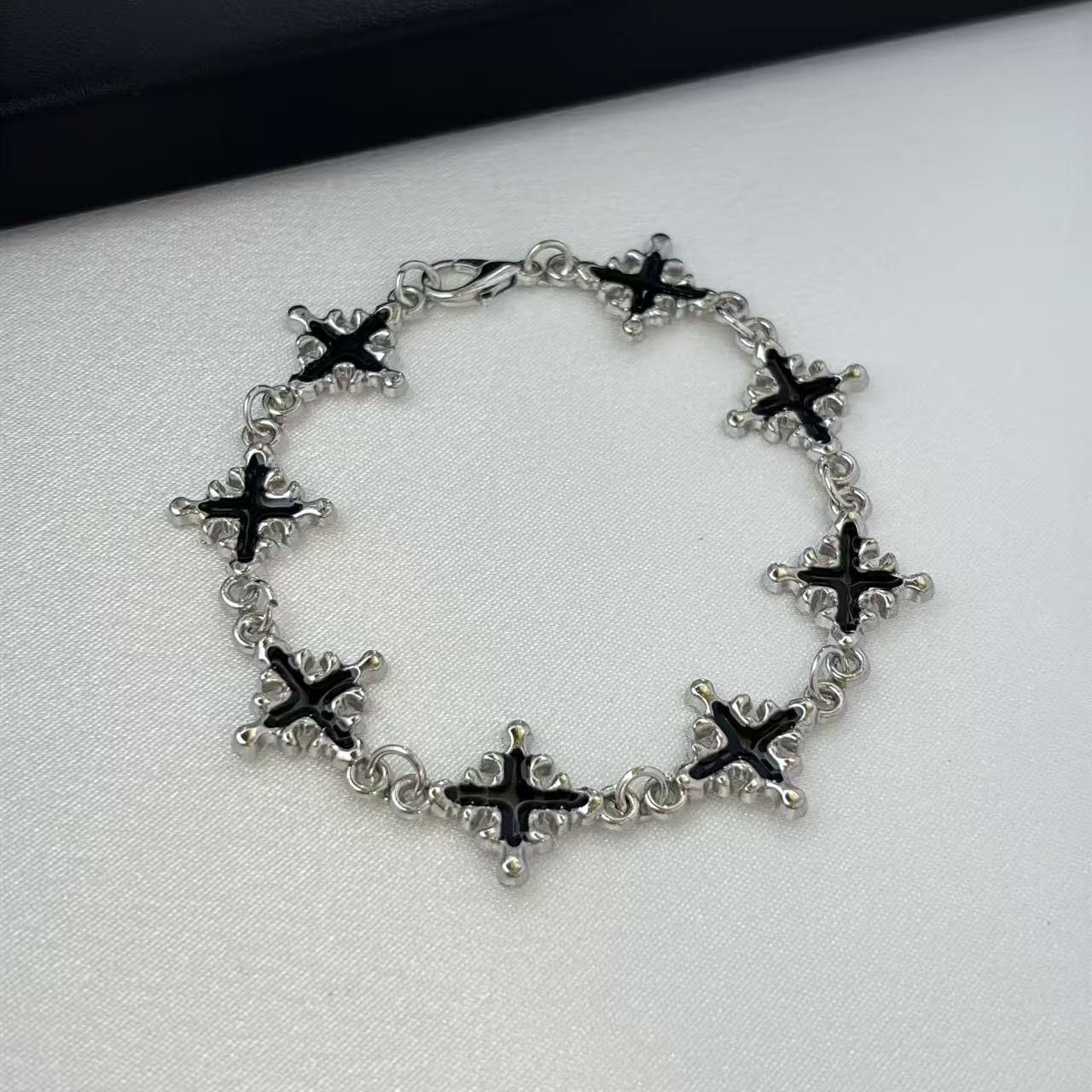 Other Cross Link Chain Bracelet for Men Women Streetwear Hip Hop Size ONE SIZE - 4 Thumbnail