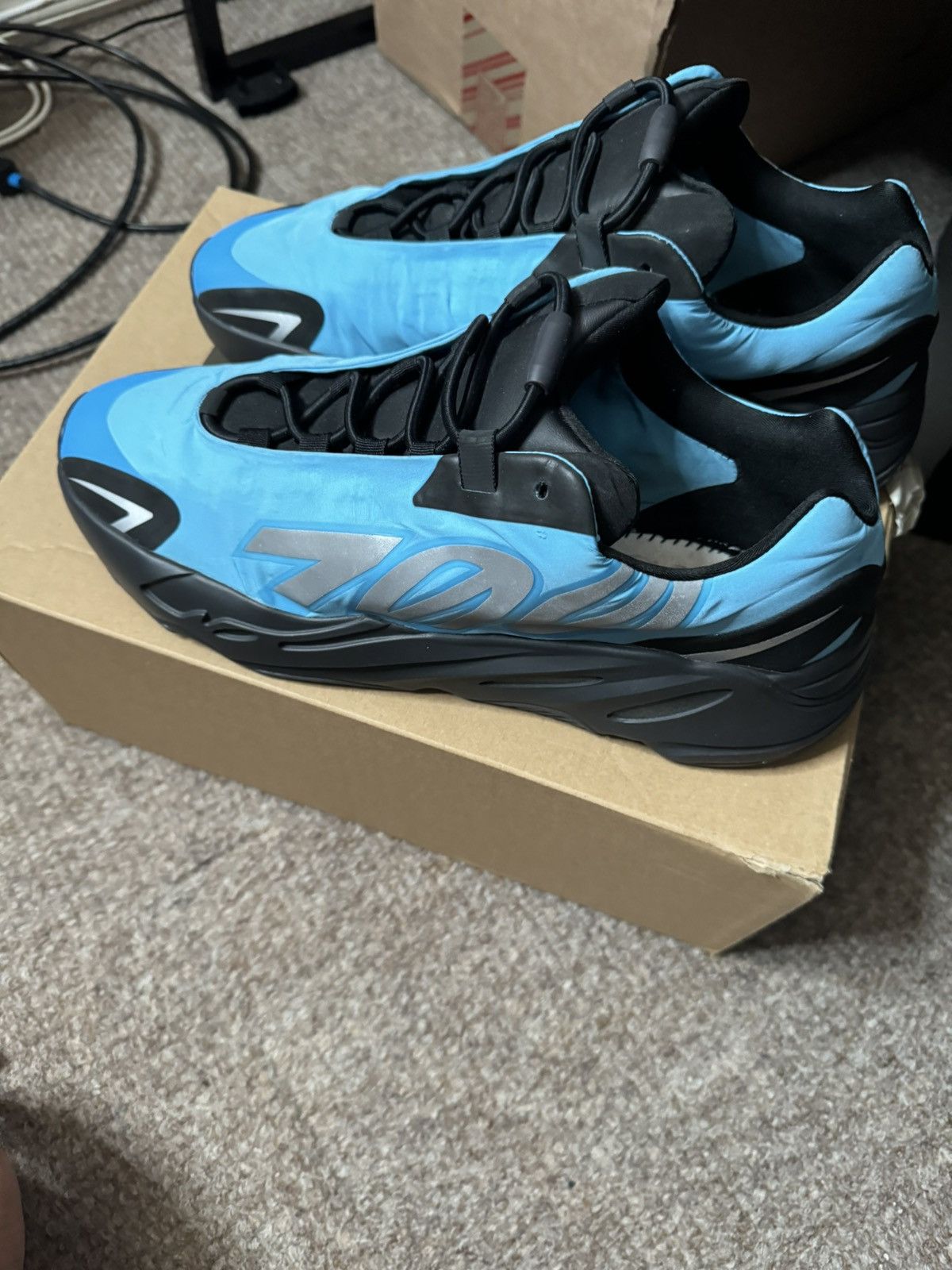 Other Yeezy 700s Size 12.5 Size US 12.5 / EU 45-46 - 2 Thumbnail