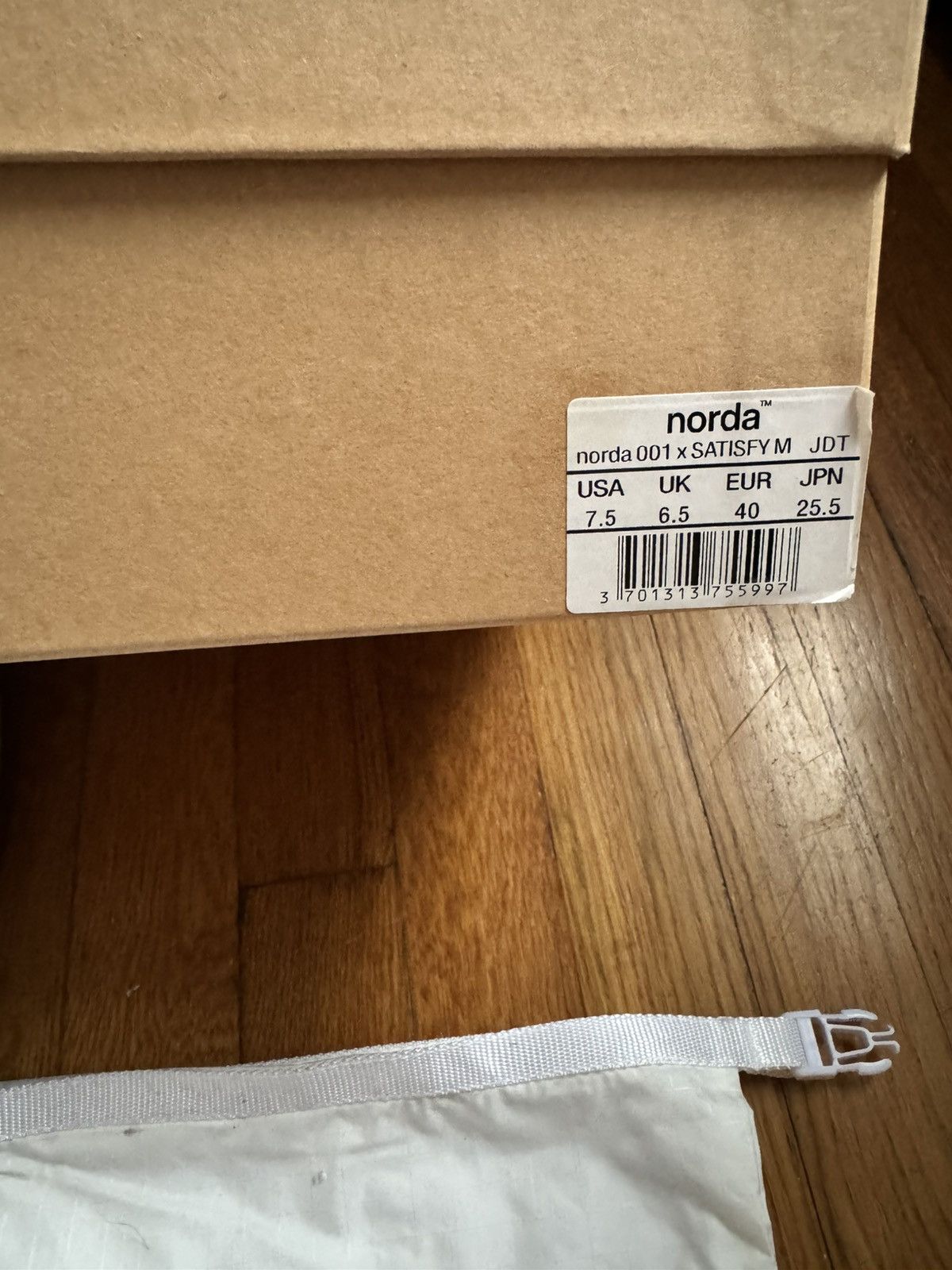 Satisfy × norda Norda 001 X Satisfy shoes Size US 7 / EU 40 - 7 Thumbnail