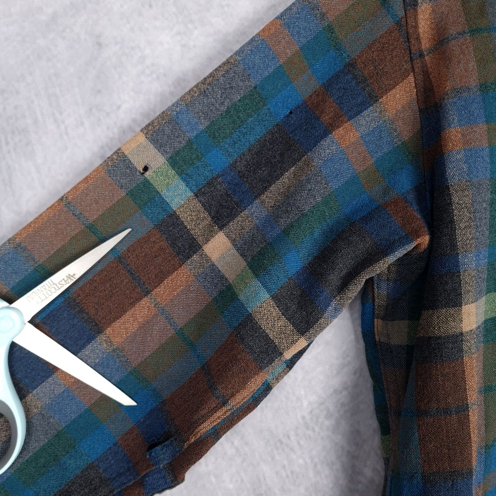 Pendleton VINTAGE Pendleton Wool Shirt Mens L Blue Plaid Wool Button-Up Long Sleeve Casual 60s Chore Pocketed Size US L / EU 52-54 / 3 - 7 Thumbnail
