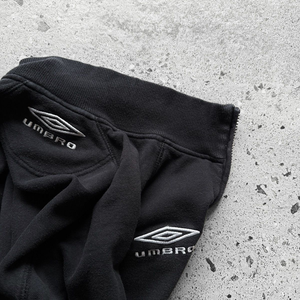 Umbro Umbro Mens Vintage 1/4 Zip Sweatshirt Black Logo Pullover Size US S / EU 44-46 / 1 - 5 Thumbnail
