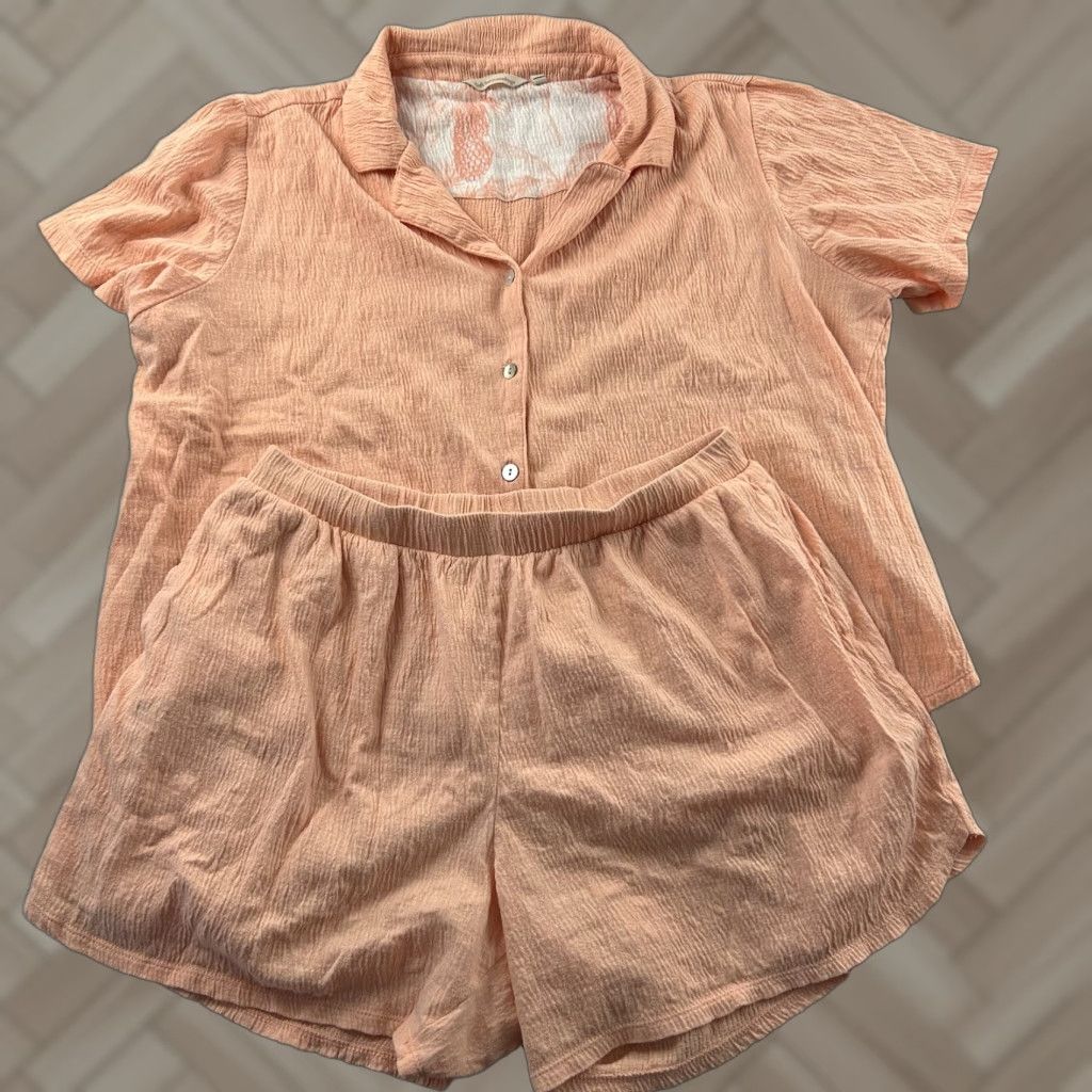 Soft Surroundings Soft Surroundings Pajama Set Short Sleeve Shirt Shorts PJs Women's M Peach Hawaii Shirt Womens M Pajamas Set Size M / US 6-8 / IT 42-44 - 1 Thumbnail