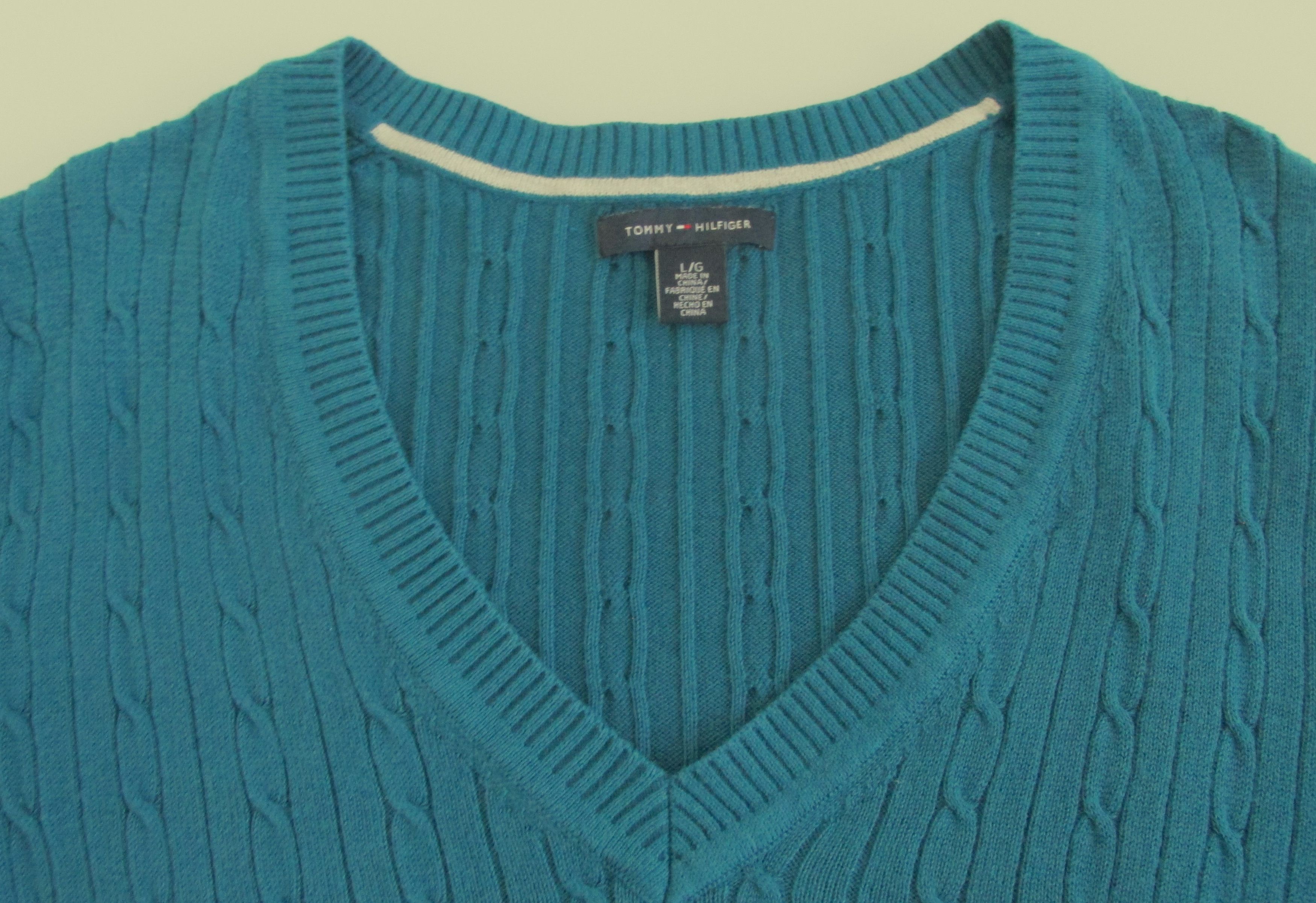 Tommy Hilfiger Tommy Hilfiger Women's V-Neck Cotton Sweaters Size Large Size L / US 10 / IT 46 - 3 Thumbnail