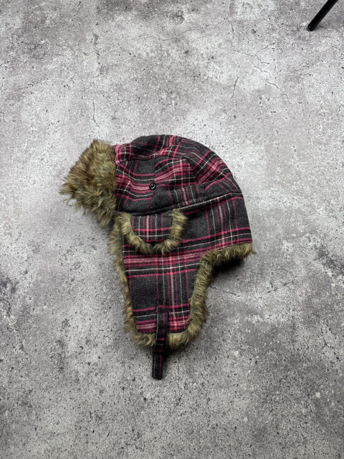 Japanese Brand Y2K pink camo Ushanka fur hat fuzzy vintage hype alt rare Size ONE SIZE - 1 Thumbnail