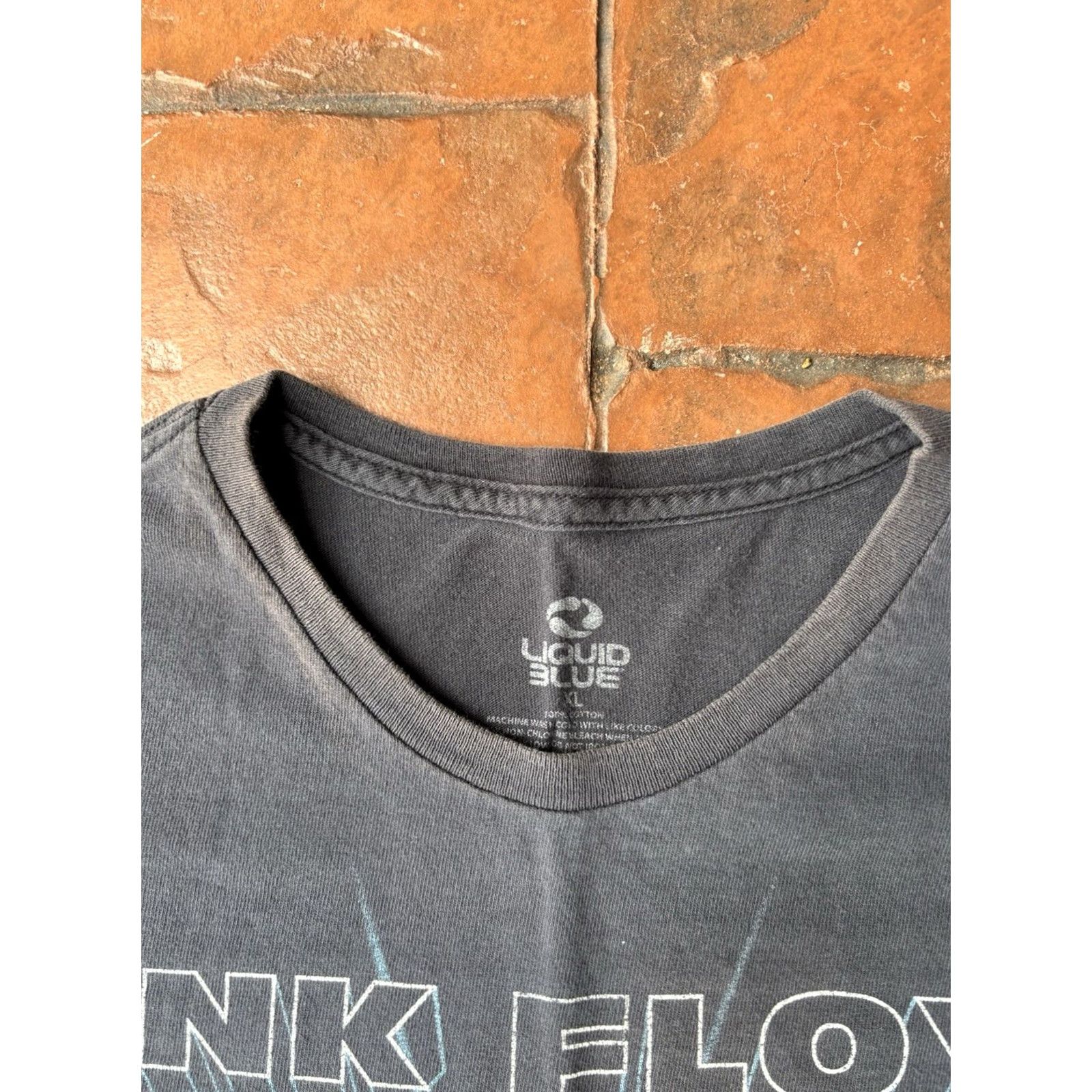 Liquid Blue Liquid Blue Dark Side Of The Moon Tour Concert T-Shirt XL Navy Black Crew Neck Short Sleeve Mens Rock Band Logo 2010s Size US XL / EU 56 / 4 - 2 Thumbnail