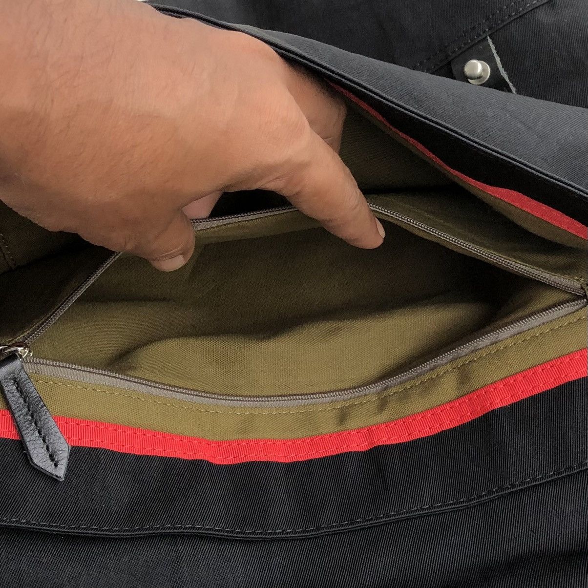 Paul Smith Authentic Paul Smith Genuine Leather Nylon Shoulder Bag Size ONE SIZE - 16 Thumbnail
