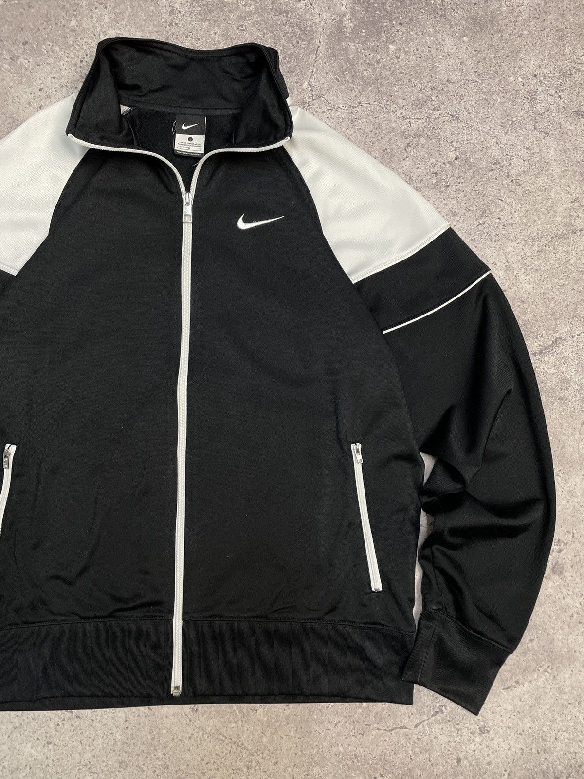 Vintage Vintage Nike Windbreaker Y2K Drill Nylon Multicolour Jacket Size US L / EU 52-54 / 3 - 6 Thumbnail