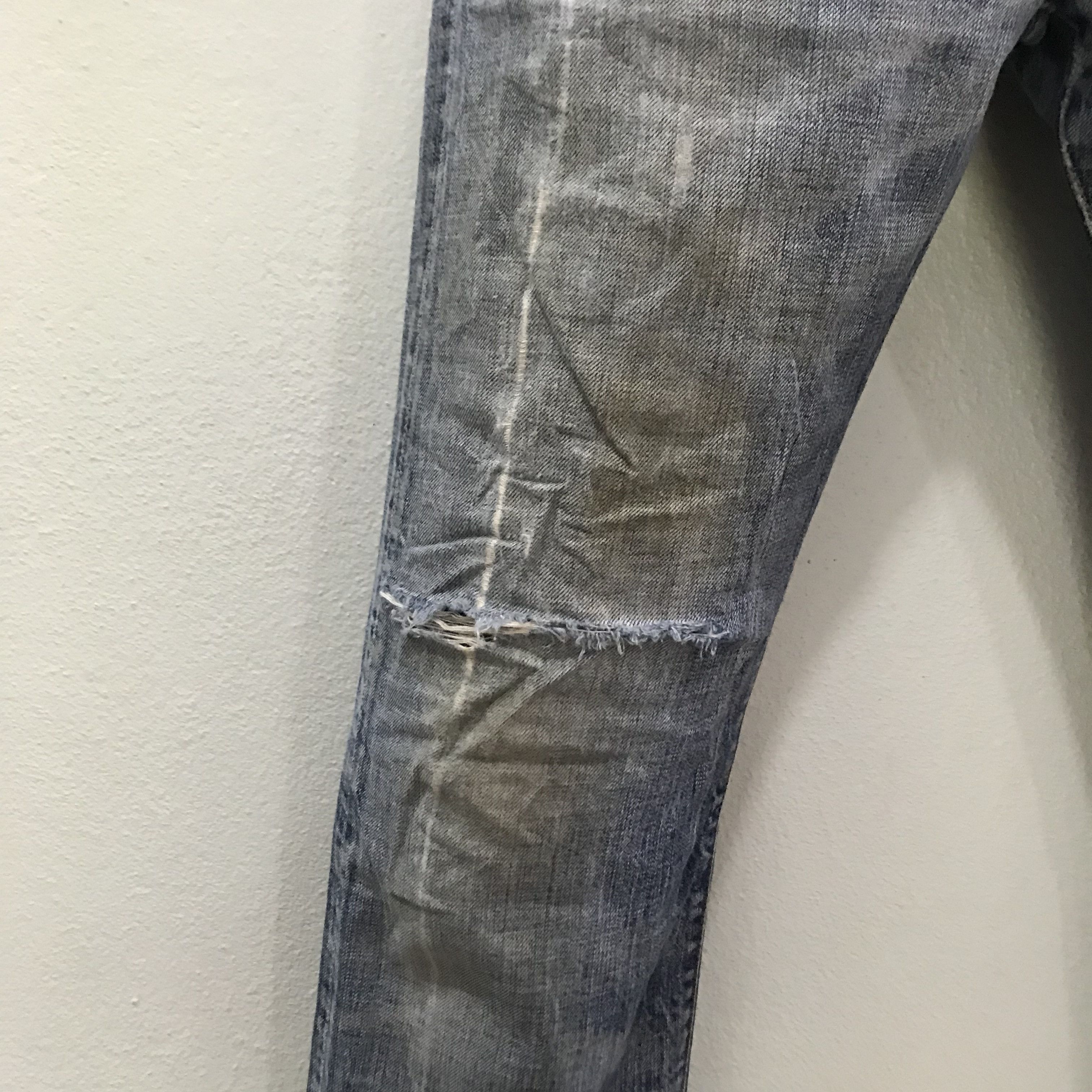 Levi's Vintage Levi’s 501 Button Fly Distressed Faded Blue Jeans Size US 33 - 5 Thumbnail