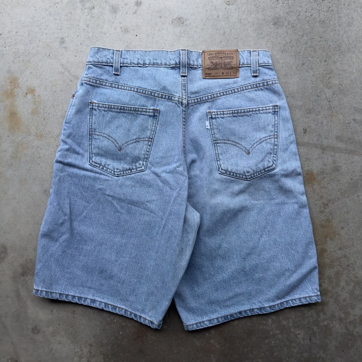 Image of Levis x Vintage 90's Levi’S 560 Baggy Light Wash Denim Jean Shorts in Blue, Men's (Size 33)