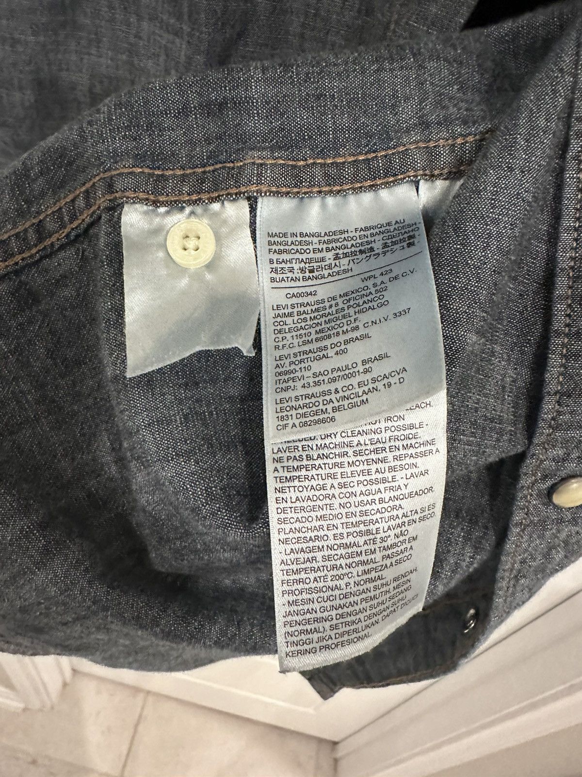 Levi's Levis Chambray pearl snap Size US XL / EU 56 / 4 - 4 Thumbnail