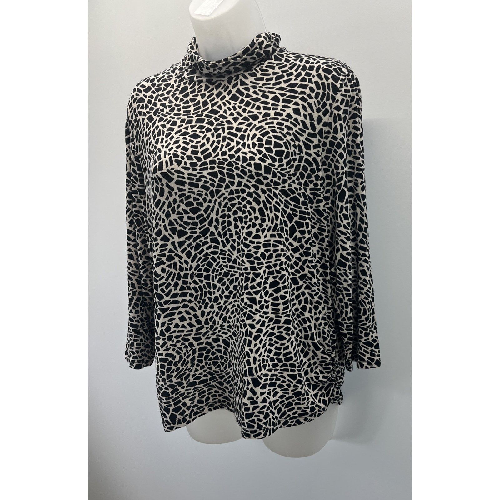 Chicos Chico's Black & Beige Animal Print Stretch Blouse, Sz 2 Size XS / US 0-2 / IT 36-38 - 3 Thumbnail