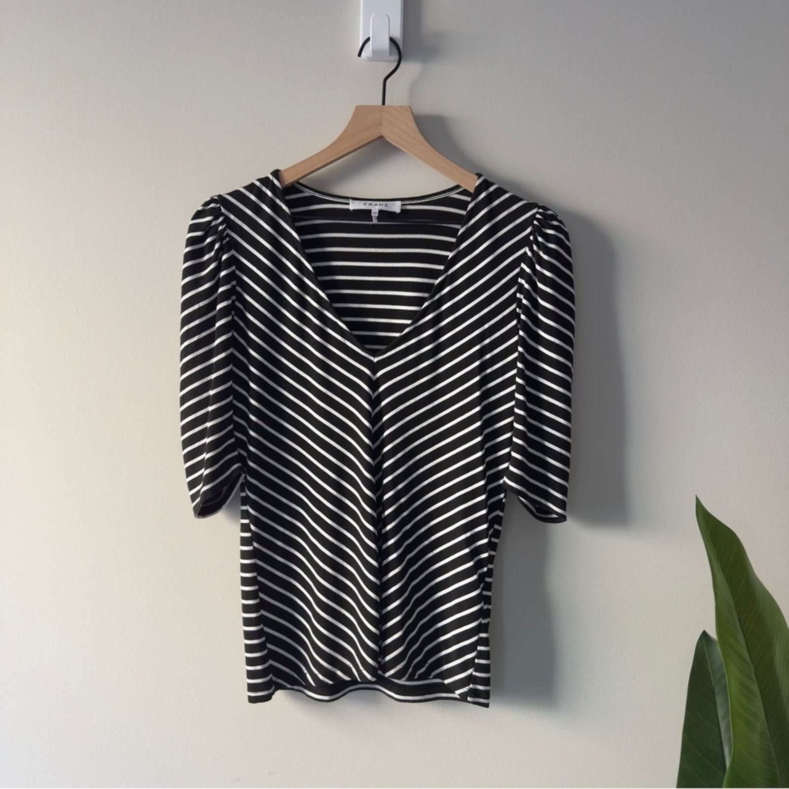 Frame Frame Black and White Striped Top Puffed Short Sleeve V-Neck Size S / US 4 / IT 40 - 3 Thumbnail