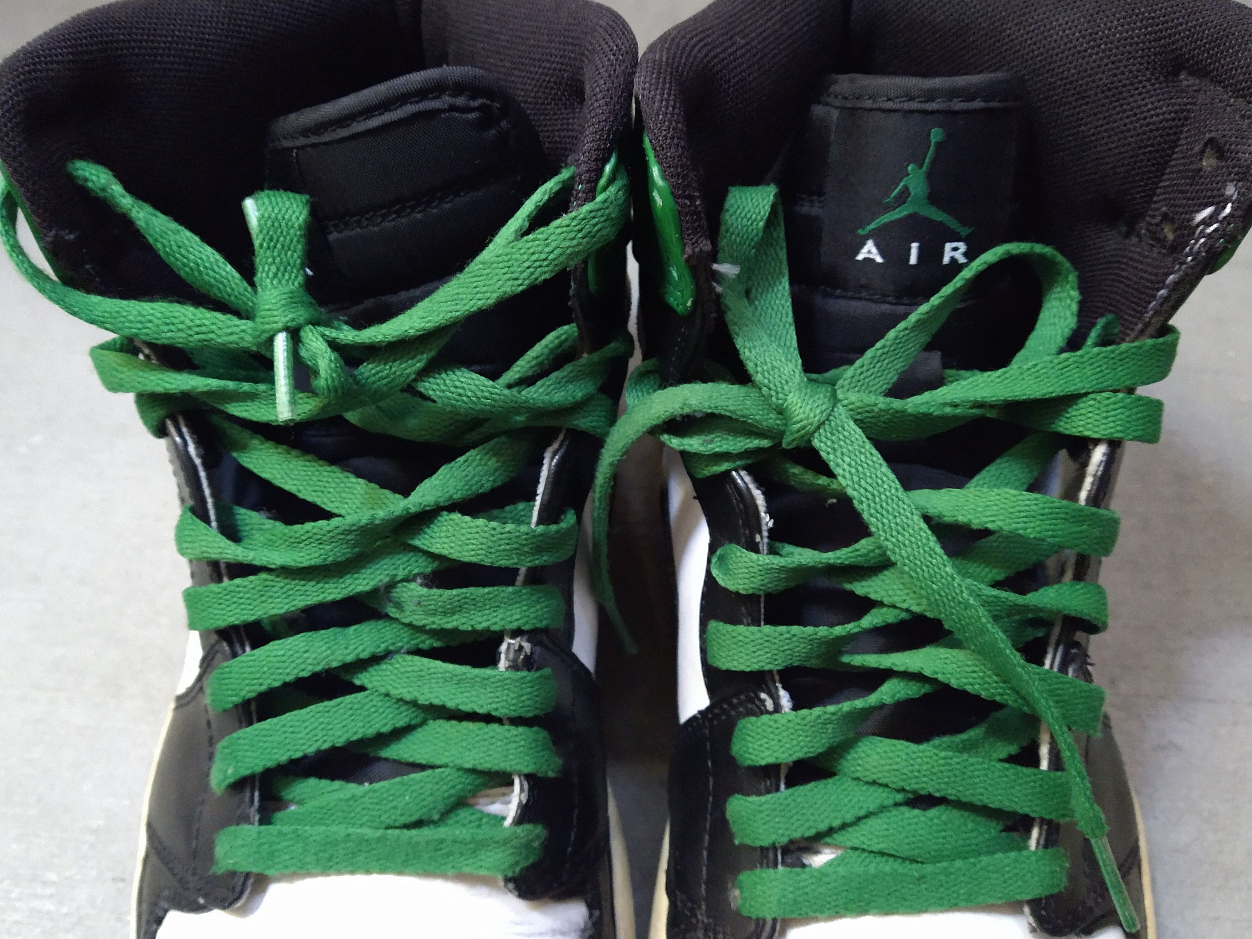 Jordan Brand Nike Air Jordan 1 Retro High Boston Celtics 10 332550-101 Size US 10 / EU 43 - 4 Thumbnail