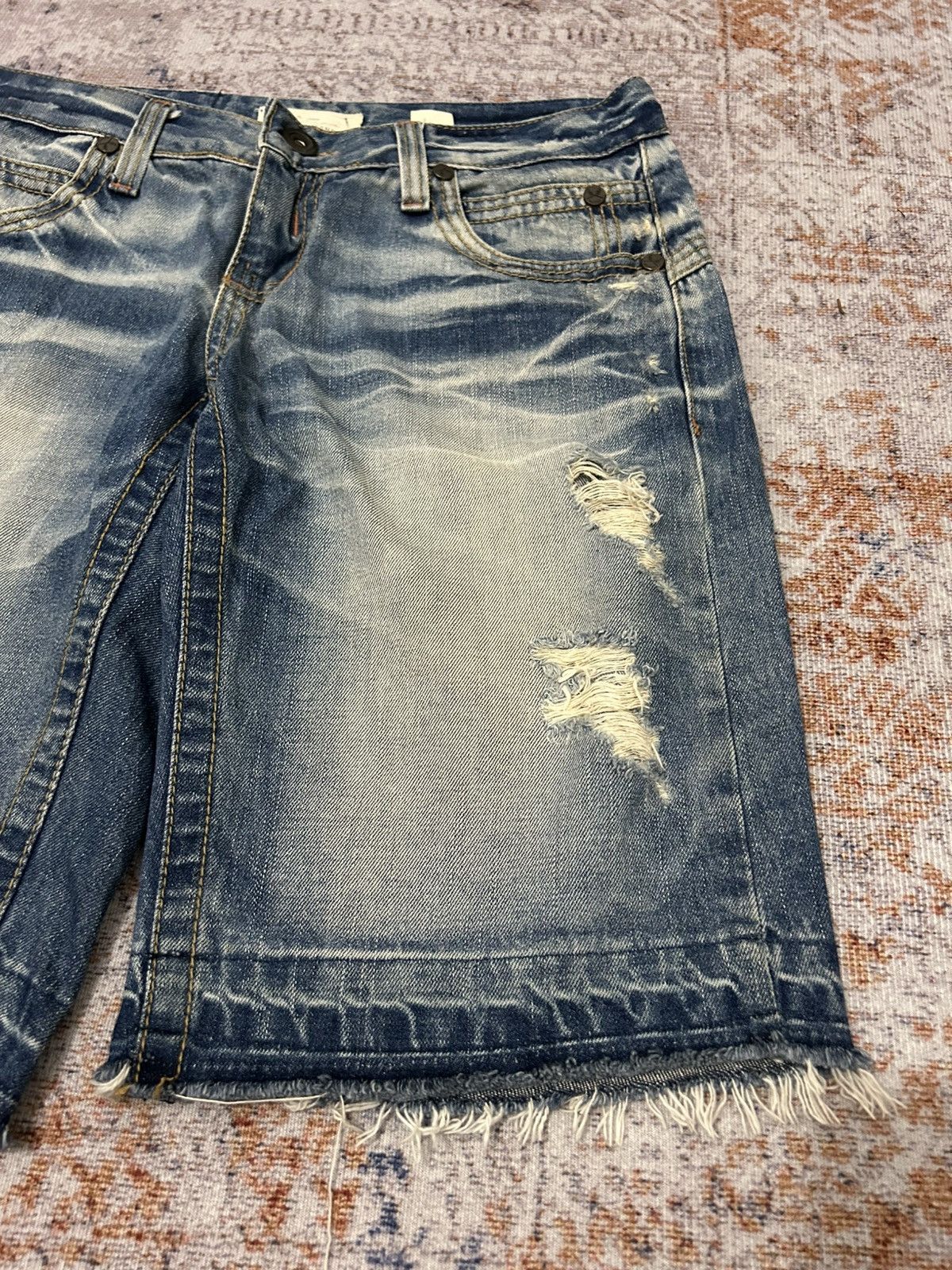 If Six Was Nine Lolita Distressed Doublle Pocket back Short Jeans Size US 33 - 4 Thumbnail