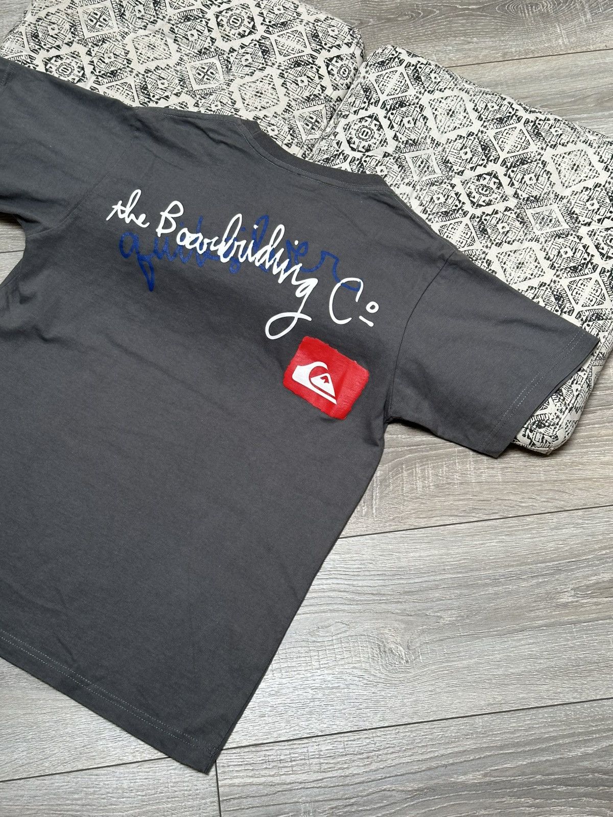 Quiksilver Vintage Quiksilver Big Logo 90s Surf Style Tee Shirt Size US M / EU 48-50 / 2 - 7 Thumbnail
