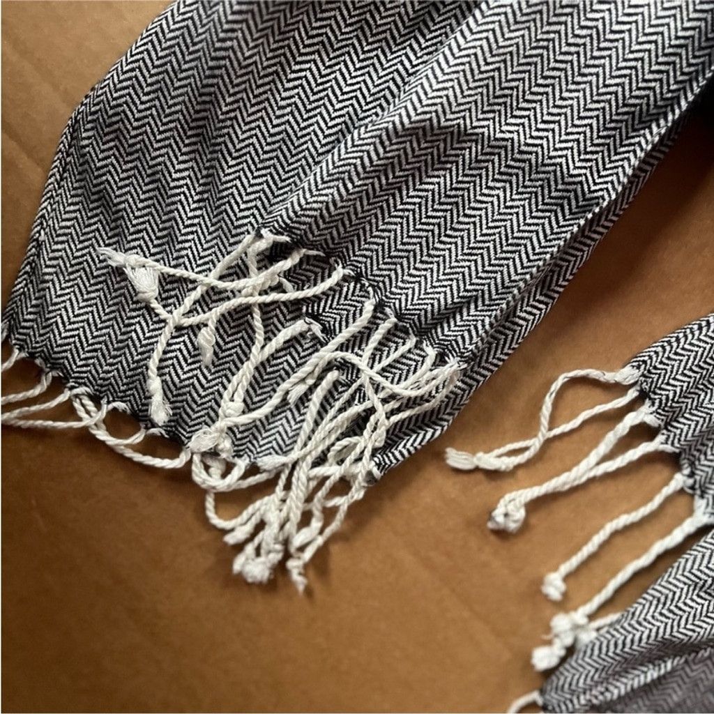 Anne Klein Anne Klein zigzag viscose long tassel scarf Size ONE SIZE - 3 Thumbnail