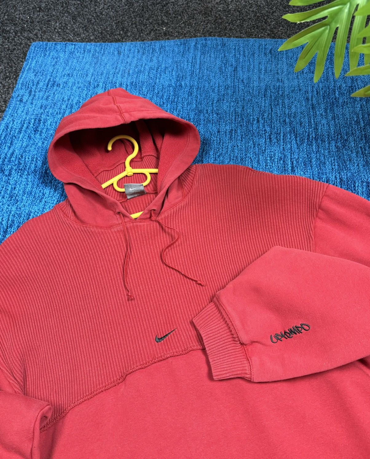Nike VINTAGE NIKE CENTER SWOOSH HOODIE 90S SIZE L TRAVIS SCOTT 🛍️ Size US L / EU 52-54 / 3 - 17 Thumbnail