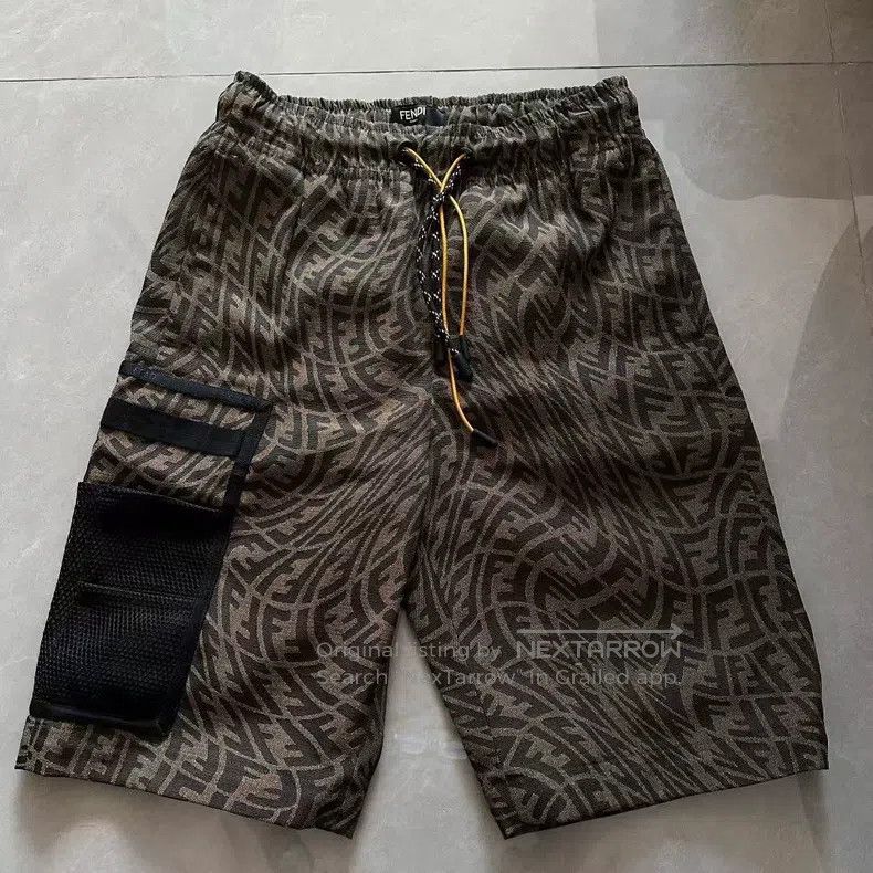 Fendi Fendi Printed Short Pants Size US 44 / EU 60 - 1 Thumbnail