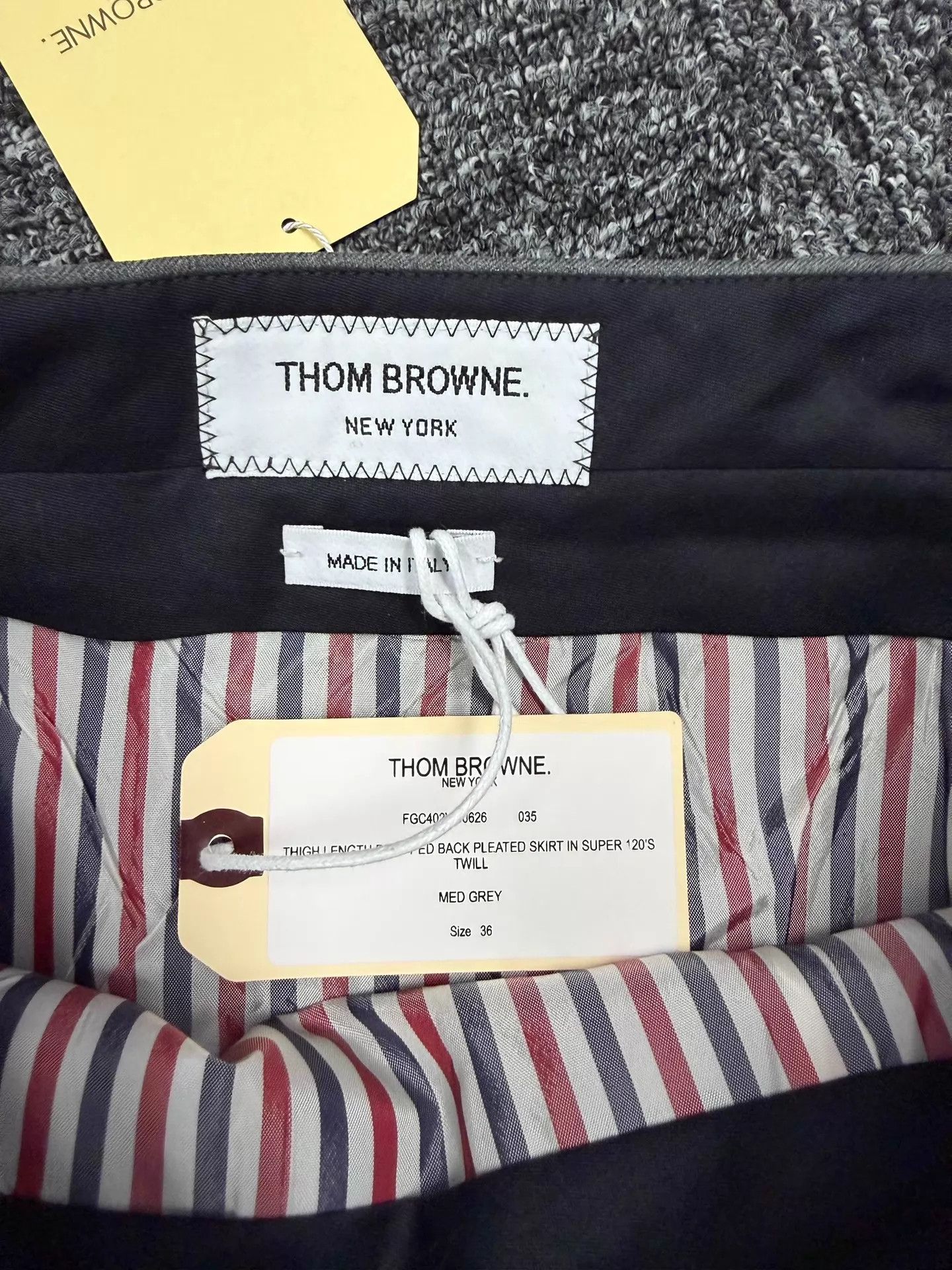 Thom Browne Thom Browne Women's Classic Mid Gray Pleated Mini Skirt Size 25" / US 0 / IT 36 - 4 Thumbnail